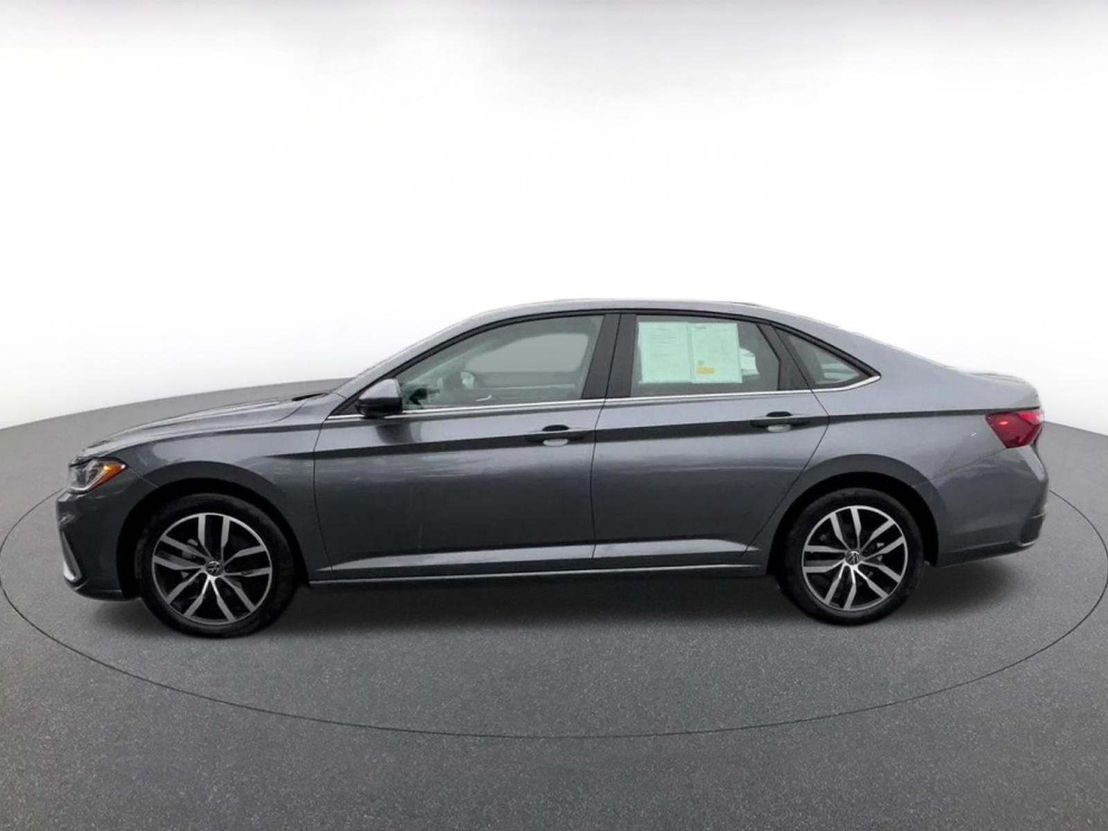 Thumbnail: 2025 Volkswagen Jetta - 9
