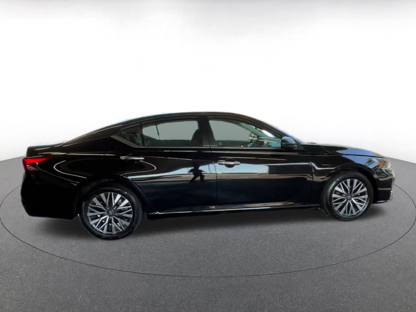 Thumbnail: 2024 Nissan Altima - 15