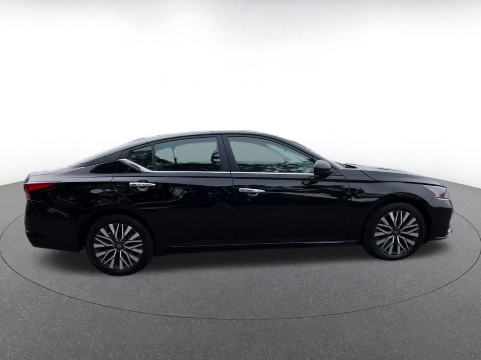 Thumbnail: 2024 Nissan Altima - 16