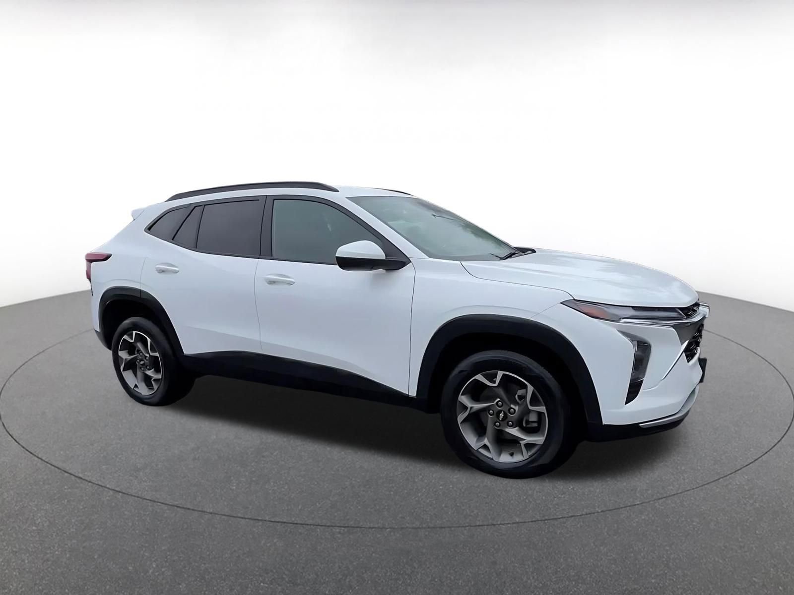 Thumbnail: 2025 Chevrolet Trax - 2