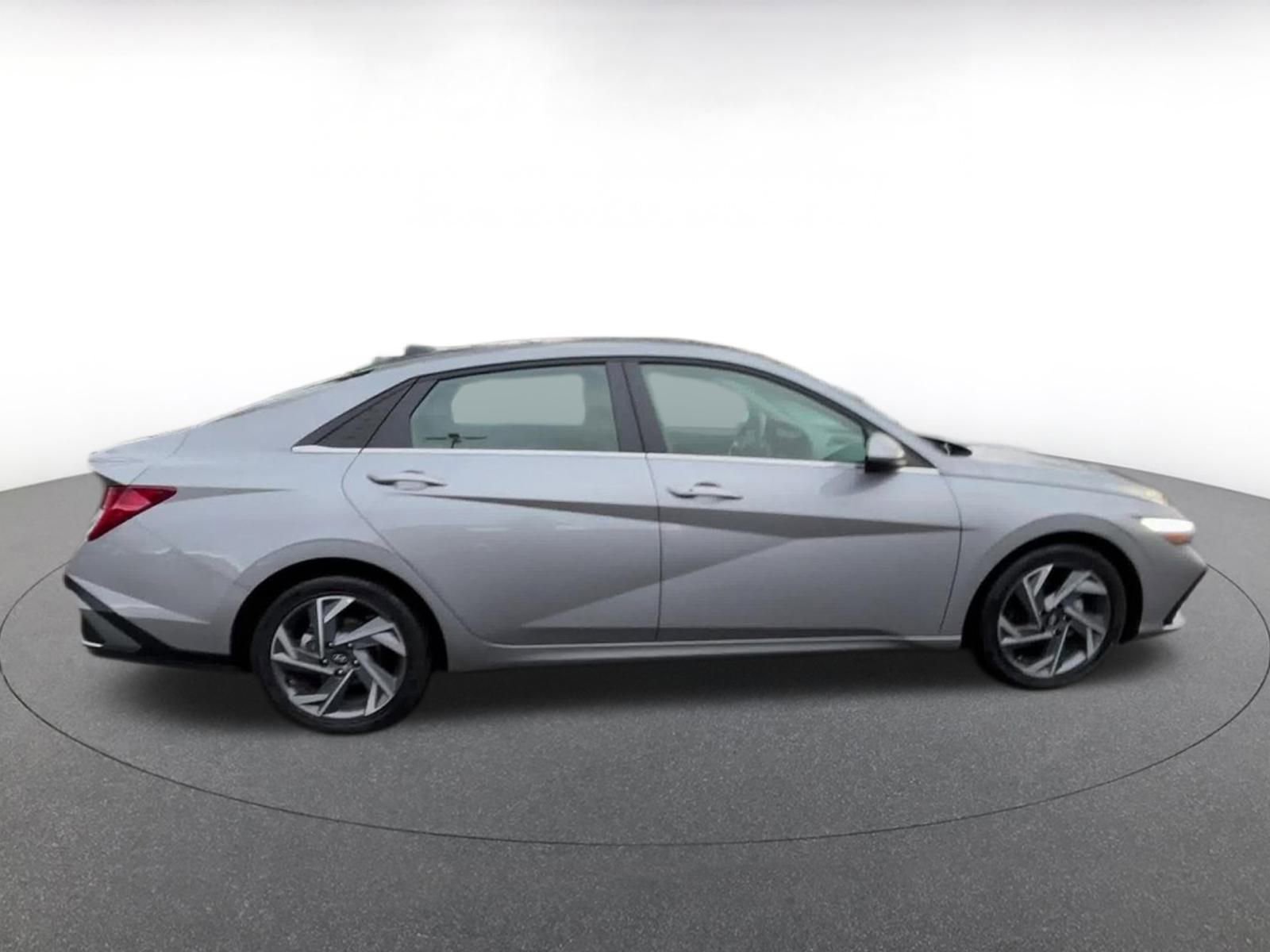 Thumbnail: 2025 Hyundai Elantra - 16