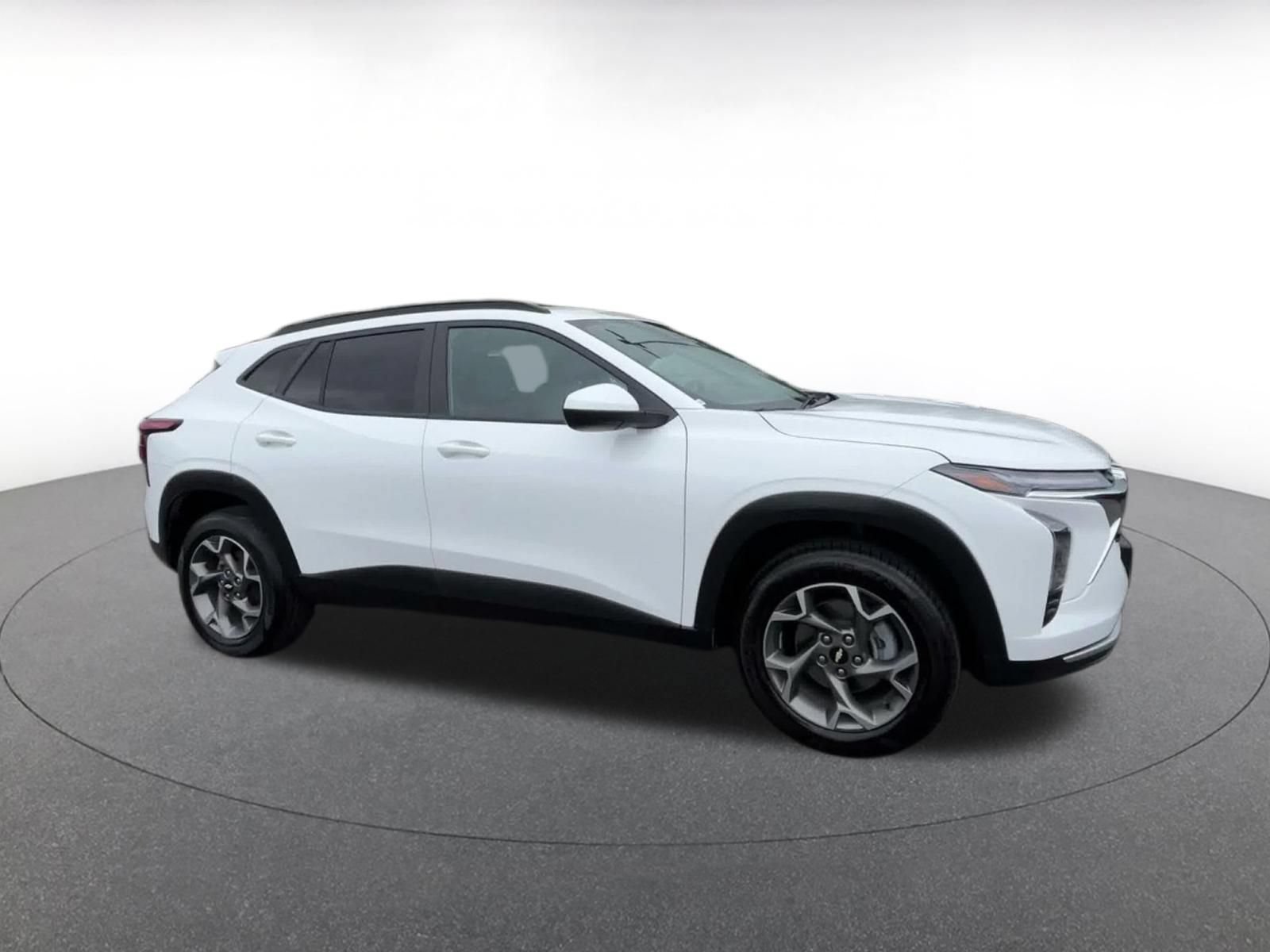 Thumbnail: 2025 Chevrolet Trax - 2