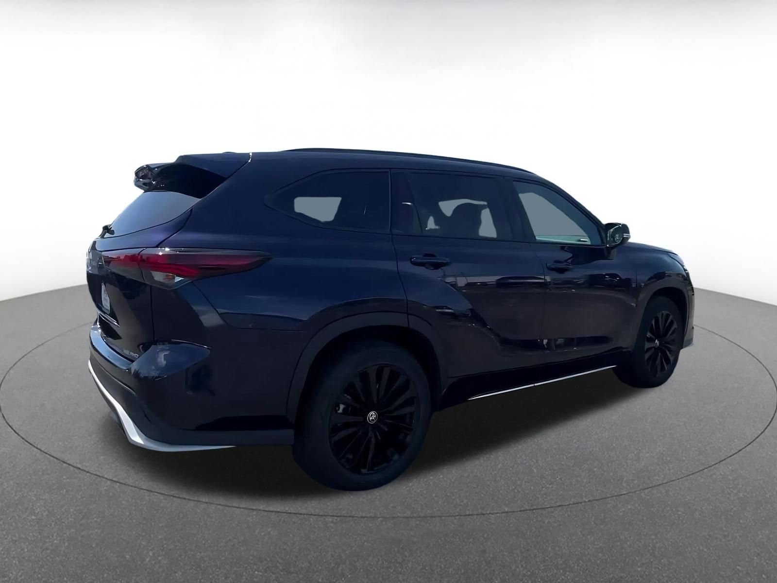 Thumbnail: 2025 Toyota Highlander - 15