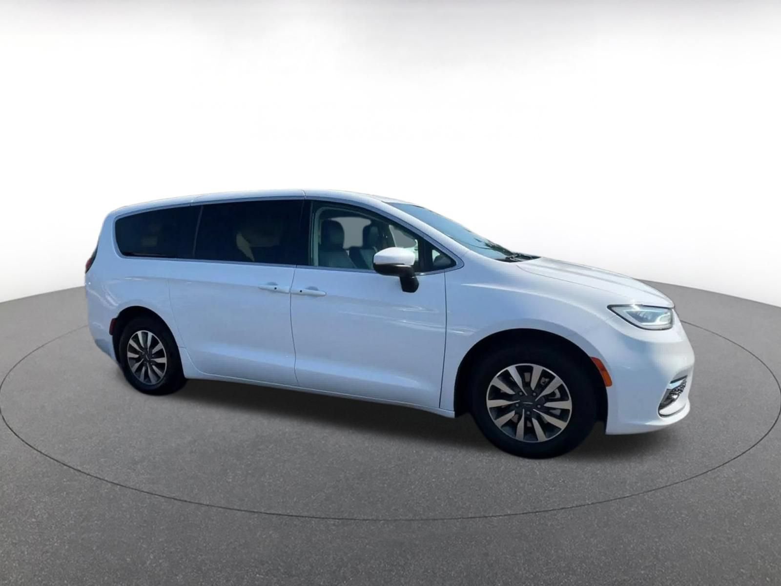 Thumbnail: 2023 Chrysler Pacifica - 2