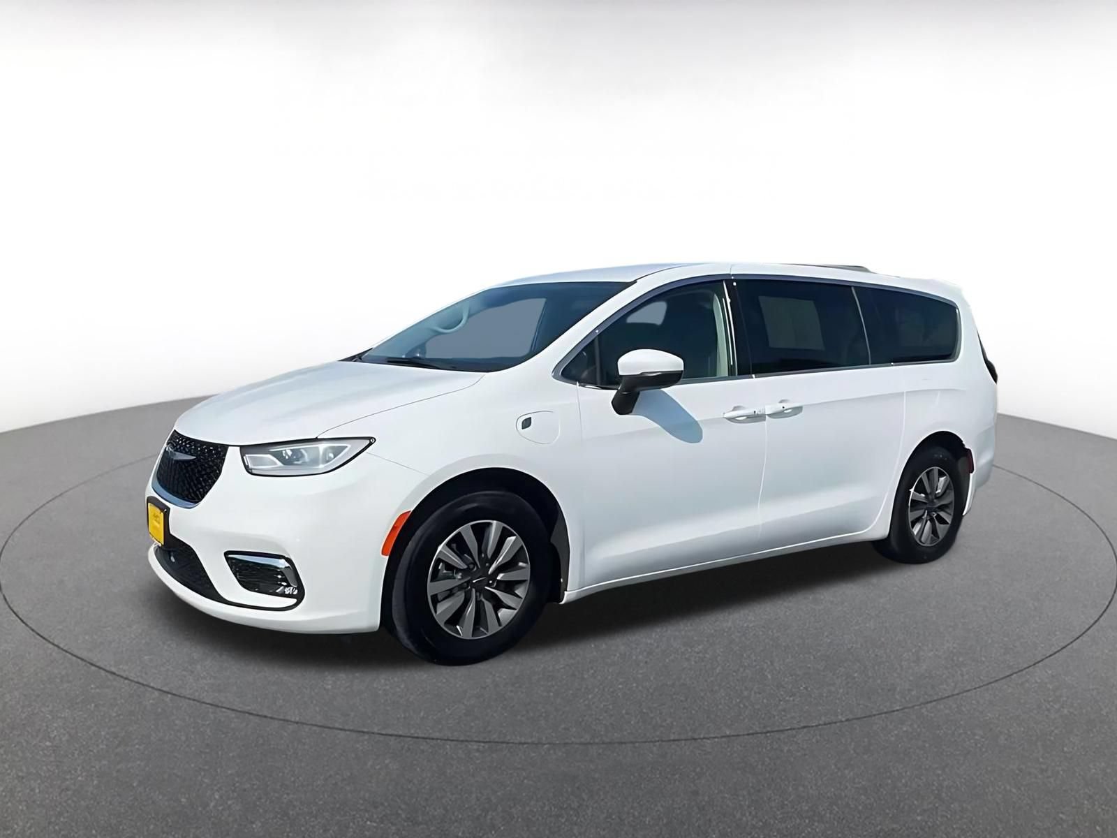 Thumbnail: 2023 Chrysler Pacifica - 8