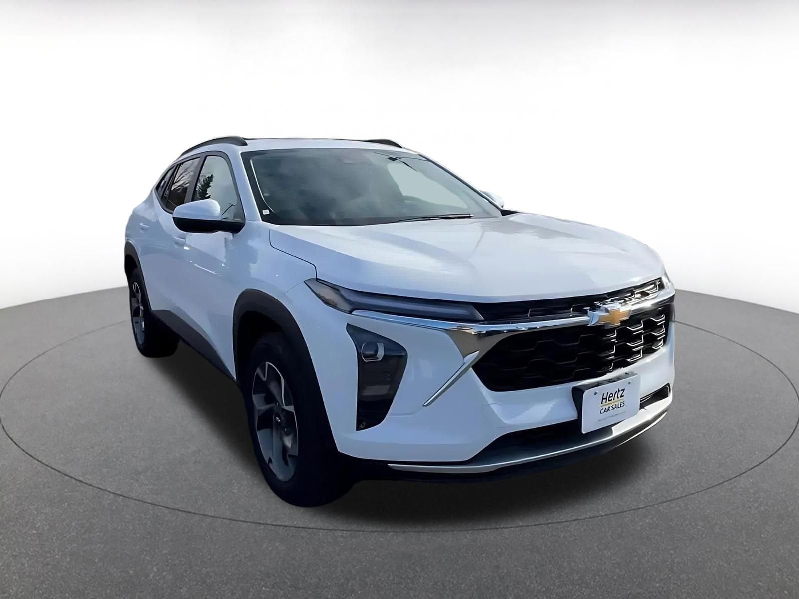 Thumbnail: 2025 Chevrolet Trax - 3