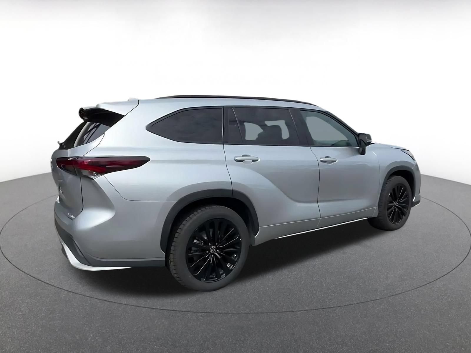 Thumbnail: 2025 Toyota Highlander - 14