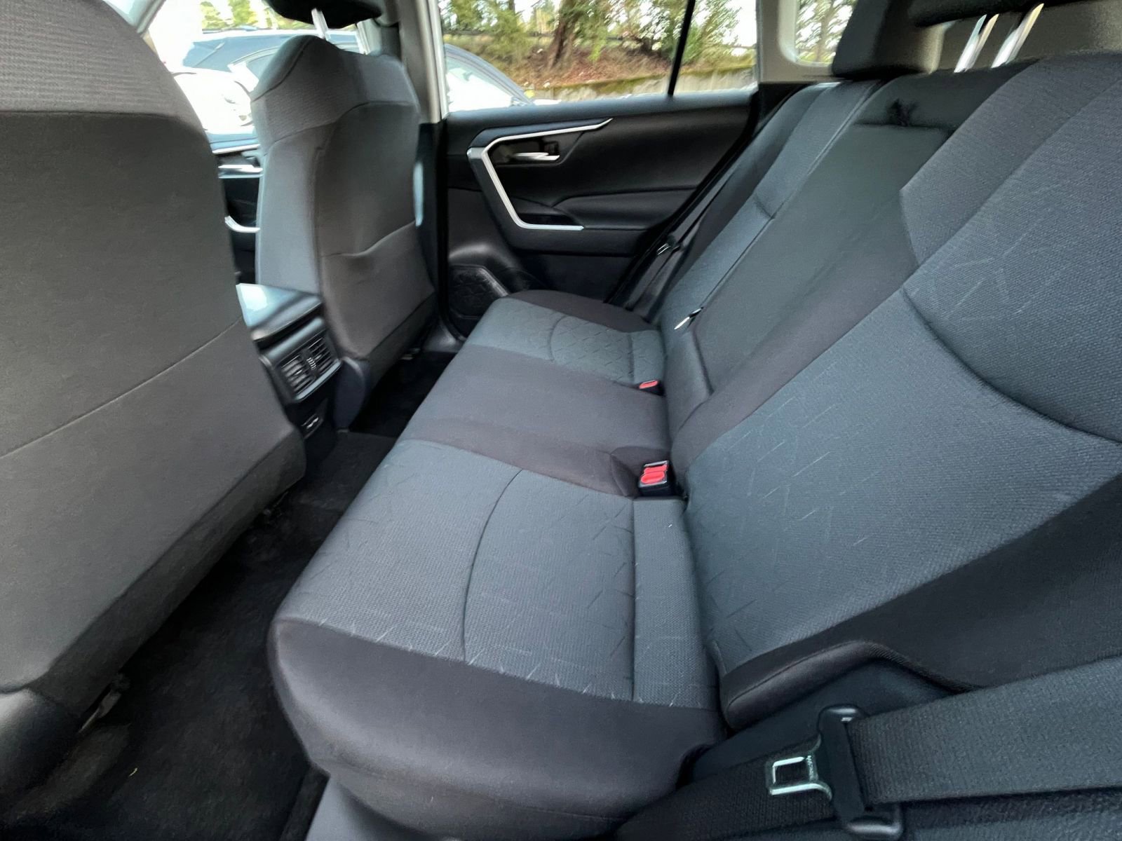 Thumbnail: 2025 Toyota RAV4 - 27