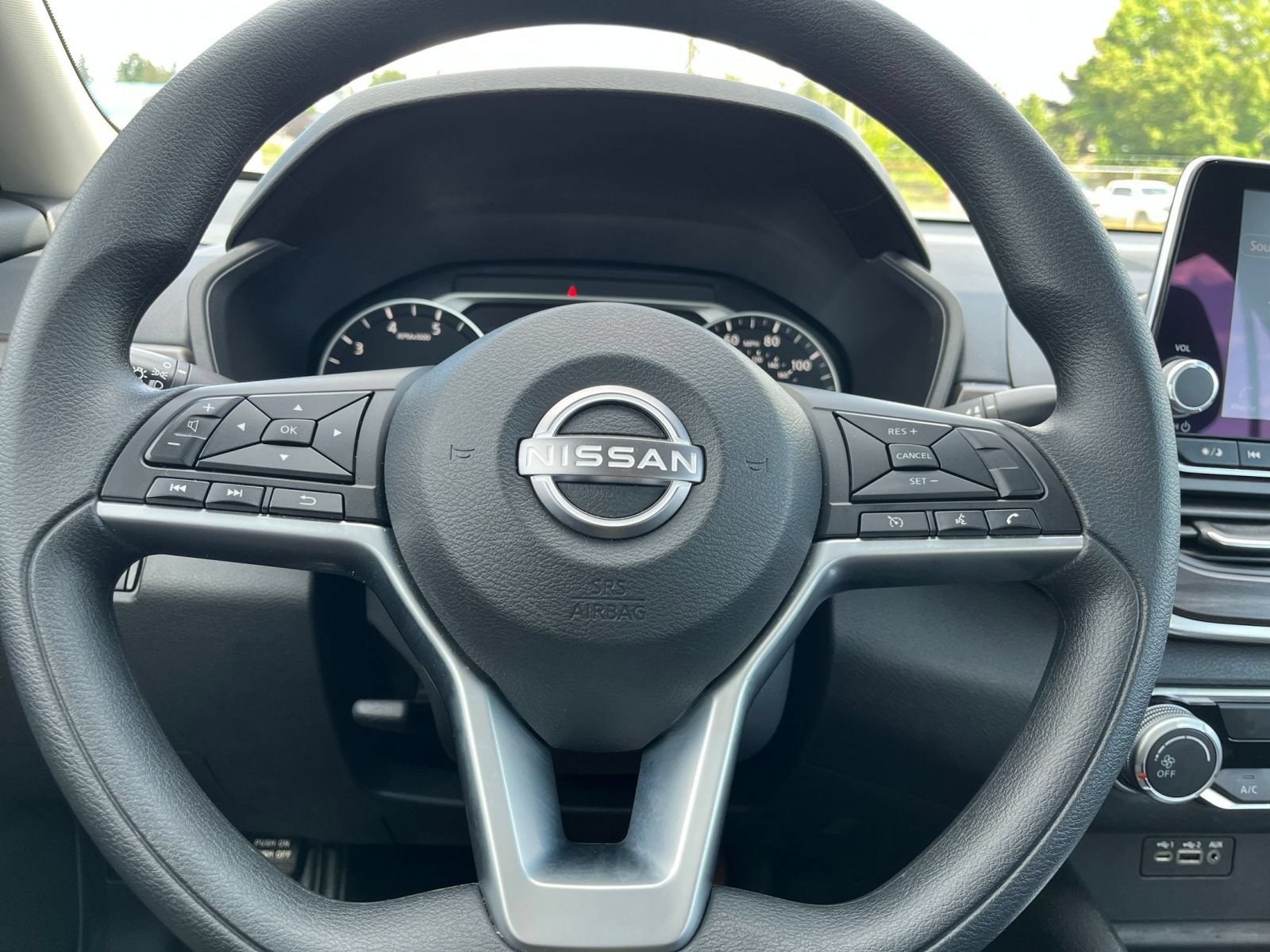 Thumbnail: 2025 Nissan Altima - 24