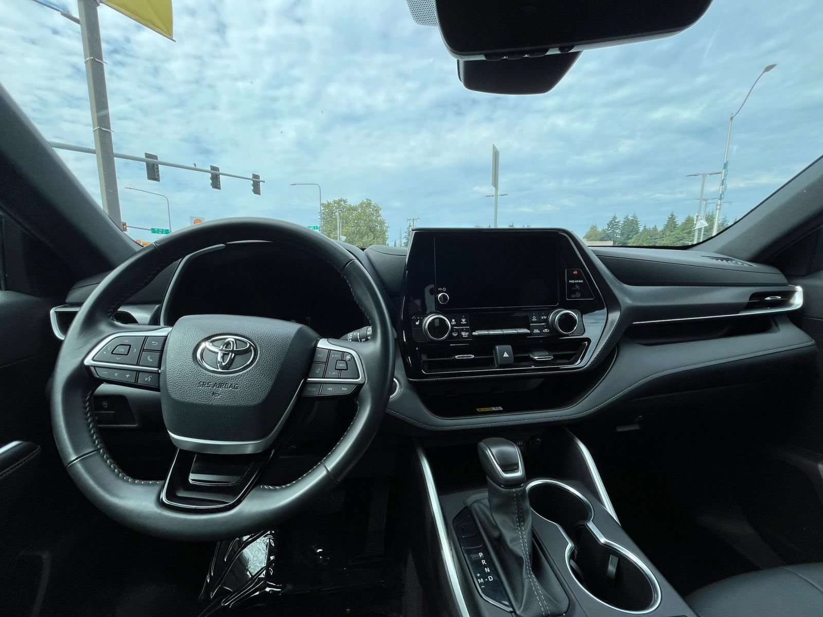 Thumbnail: 2025 Toyota Highlander - 31