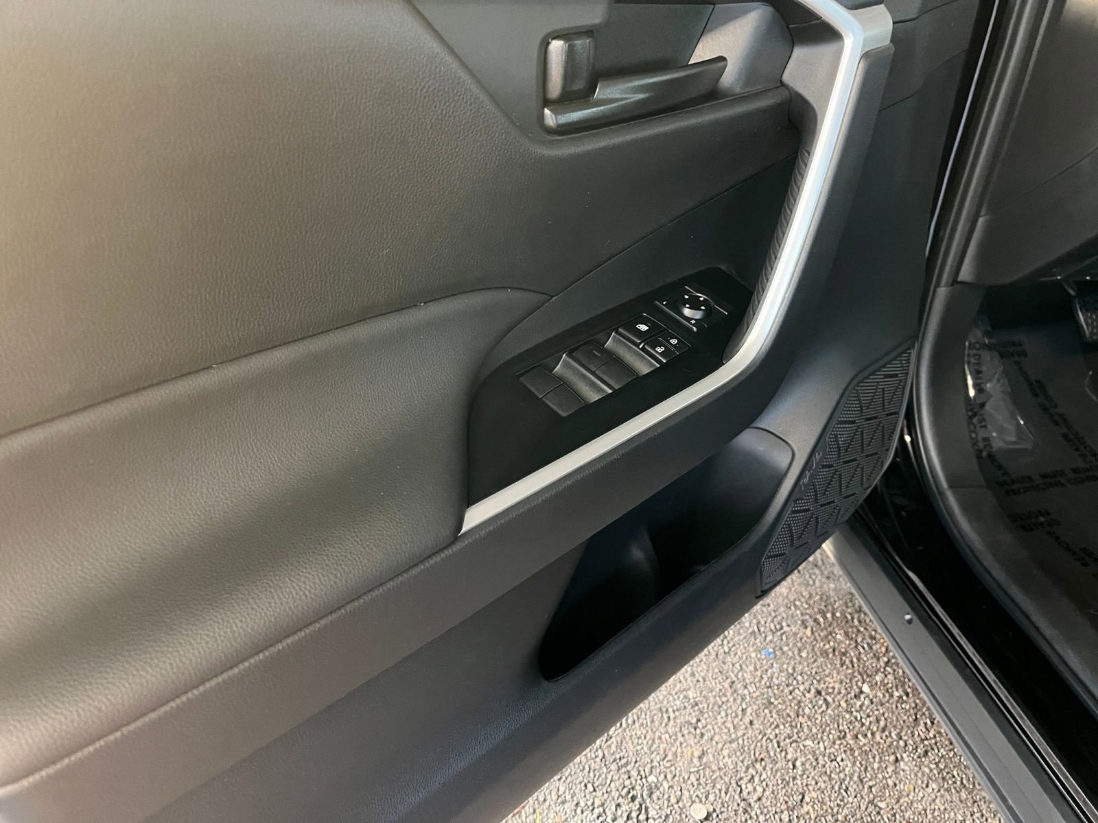 Thumbnail: 2025 Toyota RAV4 - 20