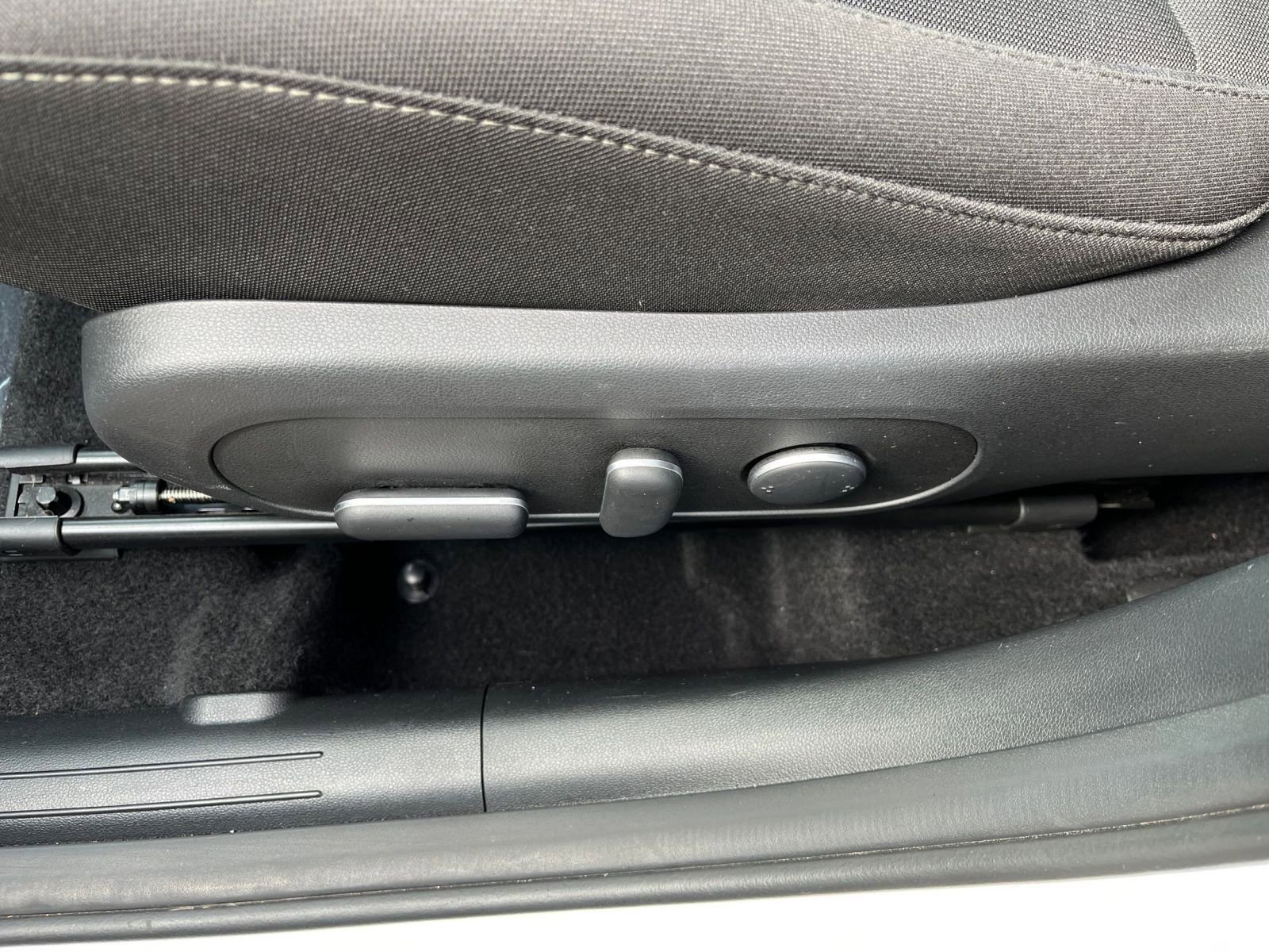 2024 Hyundai Kona SEL 23