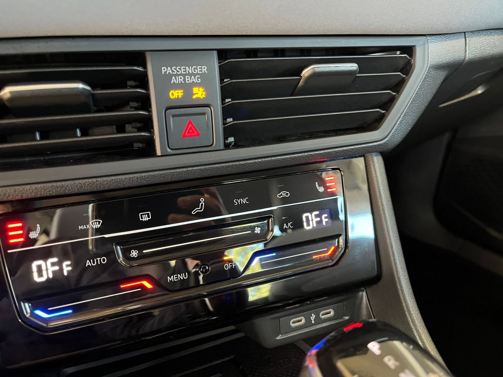 Thumbnail: 2025 Volkswagen Jetta - 24