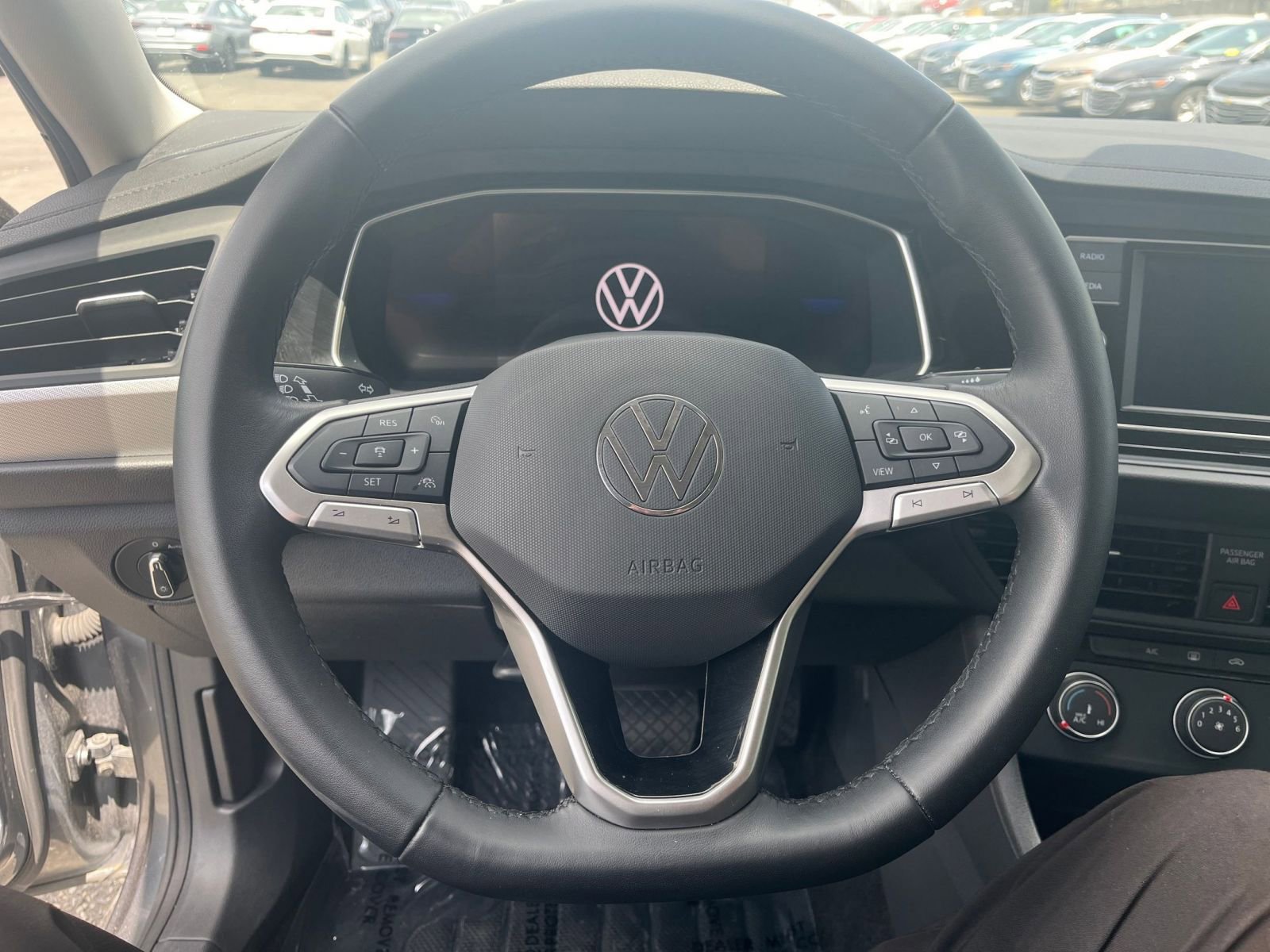 Thumbnail: 2024 Volkswagen Jetta - 28