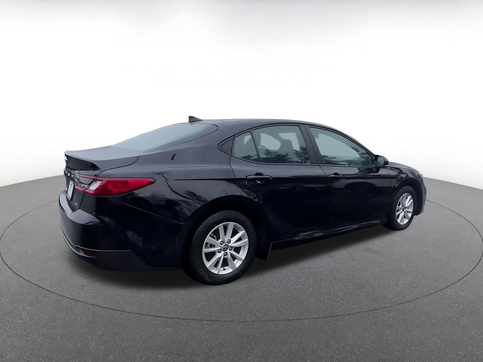 Thumbnail: 2025 Toyota Camry - 15