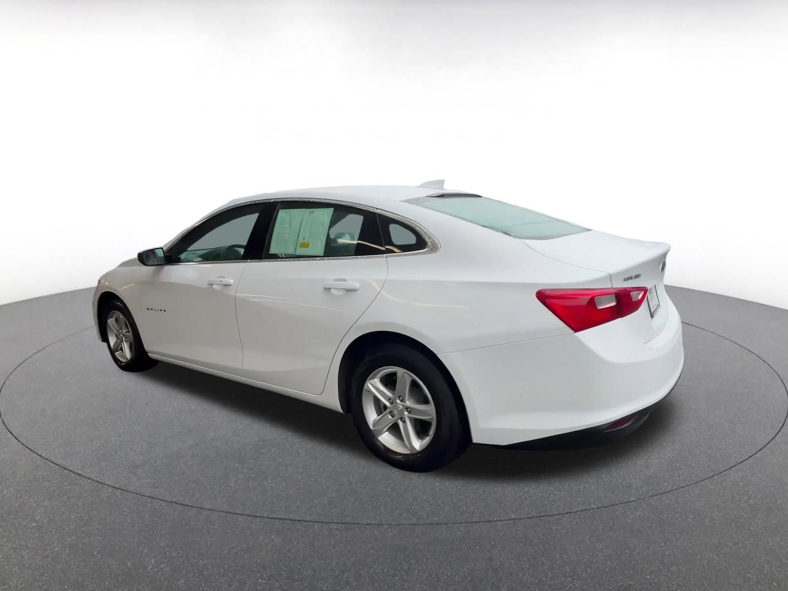 Thumbnail: 2023 Chevrolet Malibu - 10