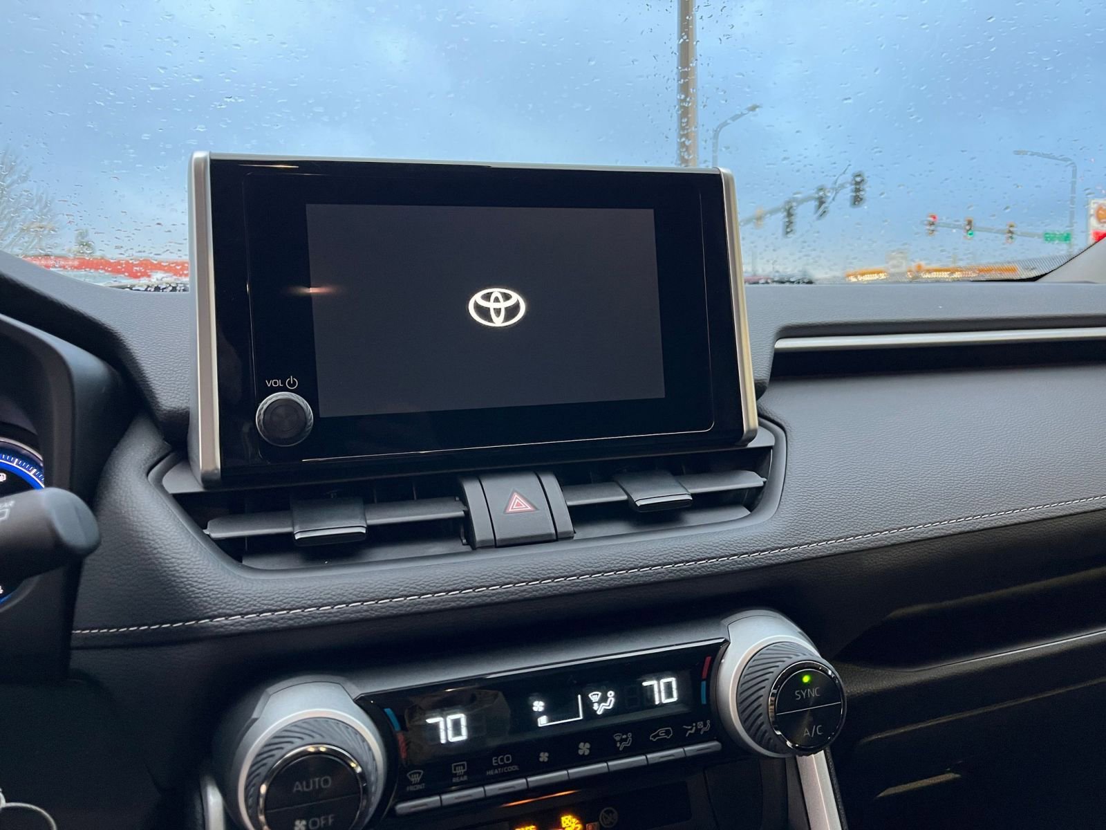 Thumbnail: 2025 Toyota RAV4 - 21