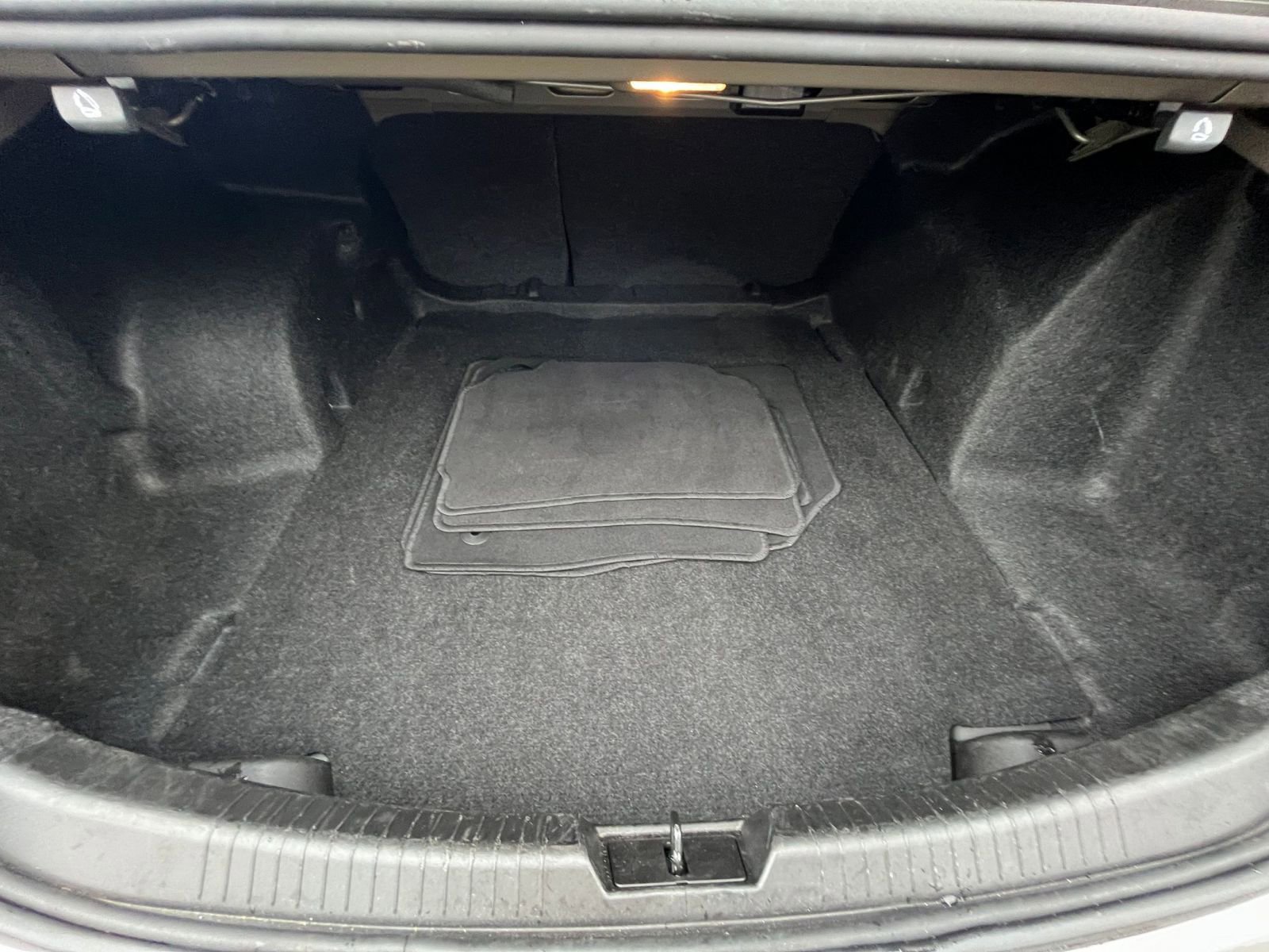 Thumbnail: 2024 Chevrolet Malibu - 33