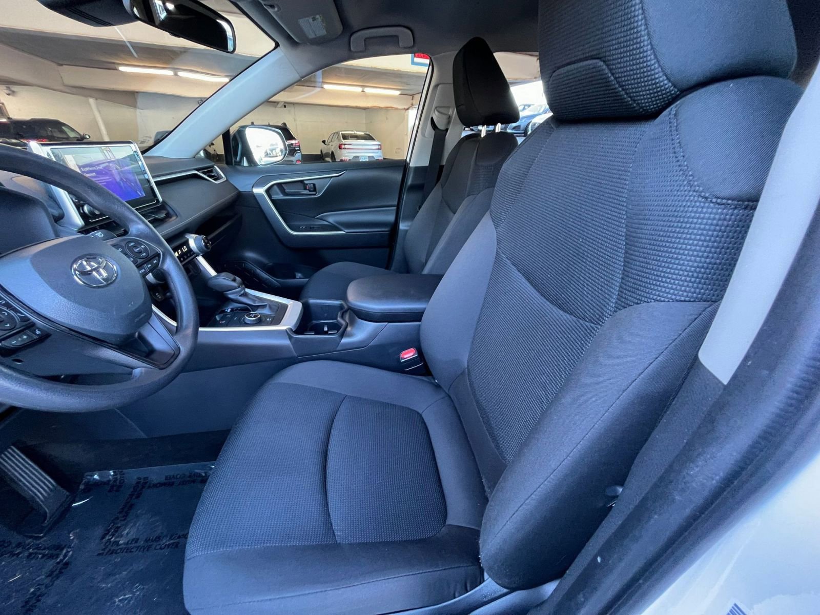 Thumbnail: 2025 Toyota RAV4 - 27