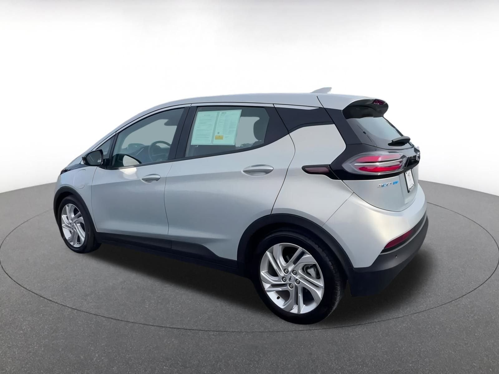 Thumbnail: 2023 Chevrolet Bolt EV - 10