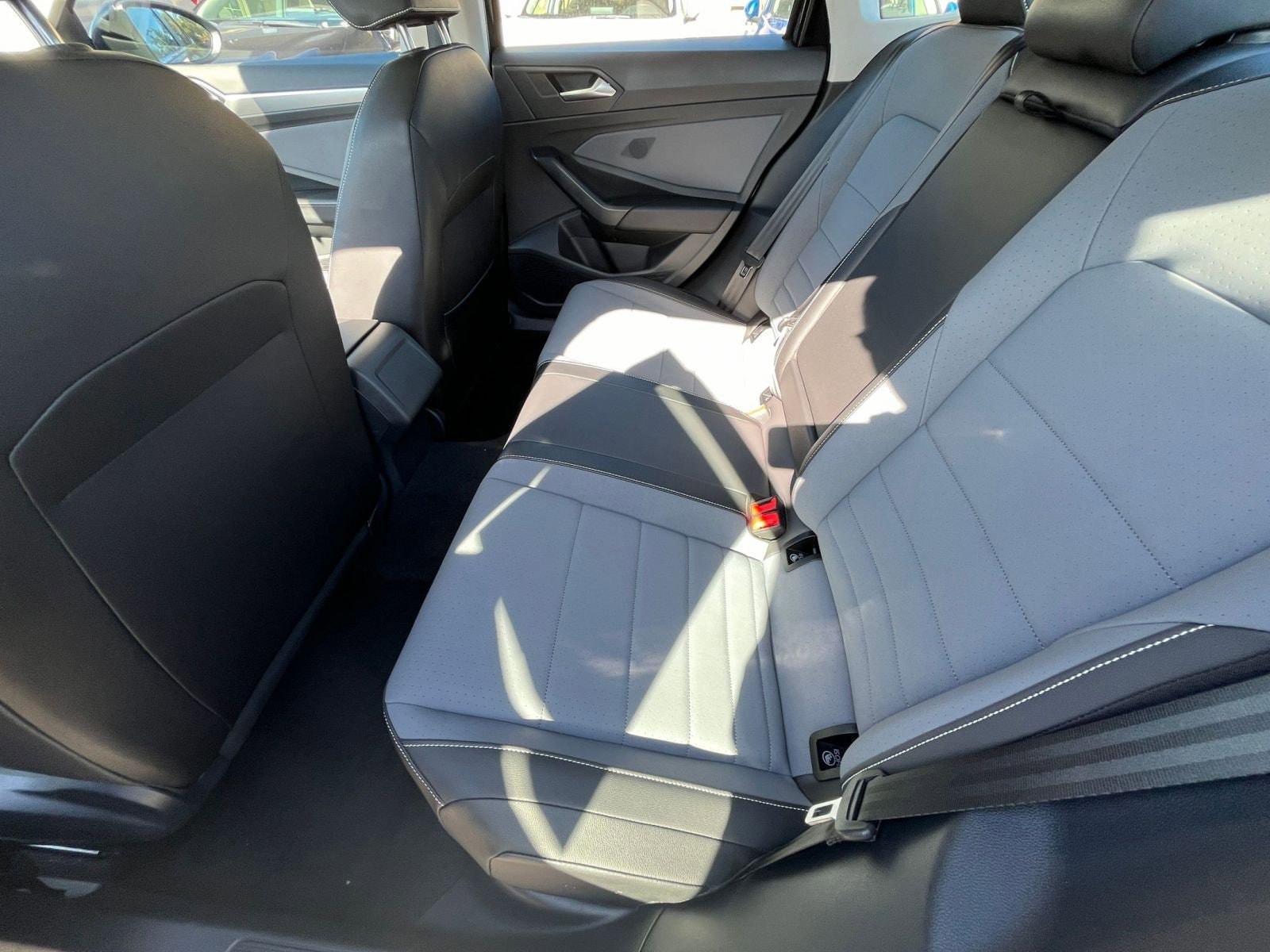 Thumbnail: 2025 Volkswagen Jetta - 25