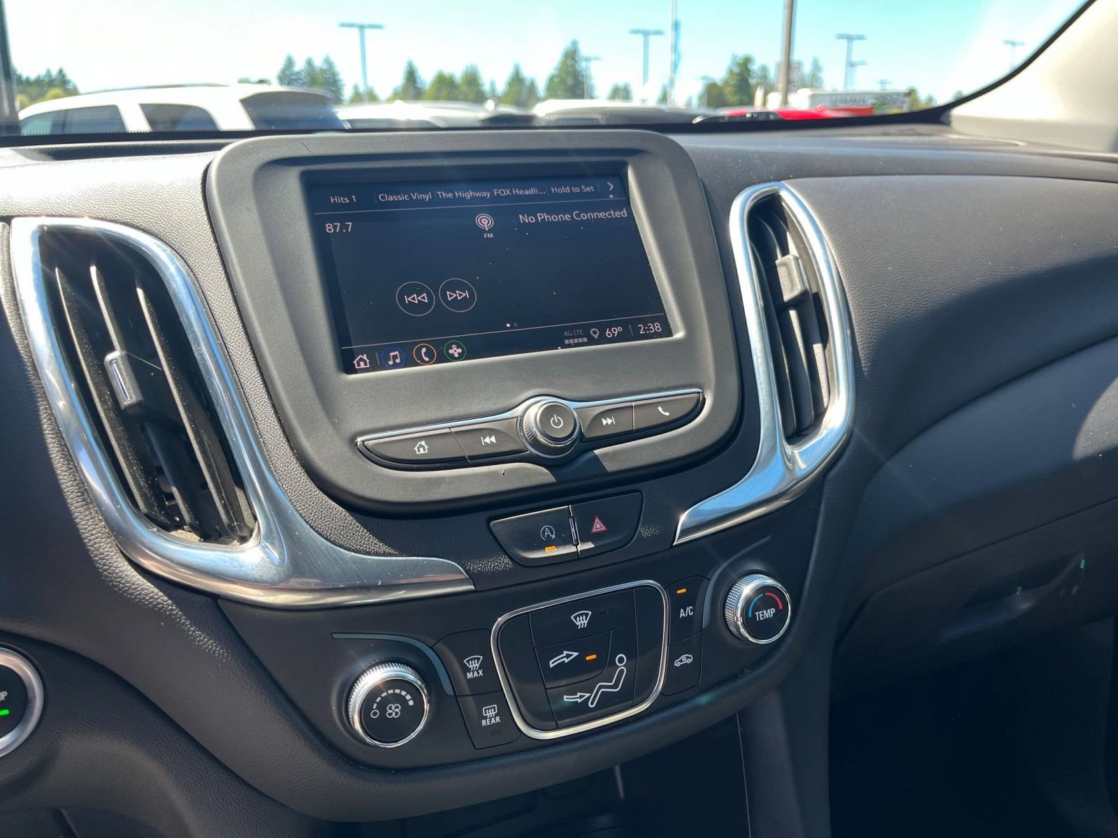Thumbnail: 2023 Chevrolet Equinox - 21