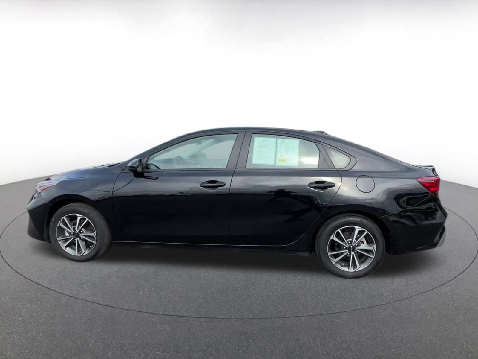 2024 Kia Forte LXS 8
