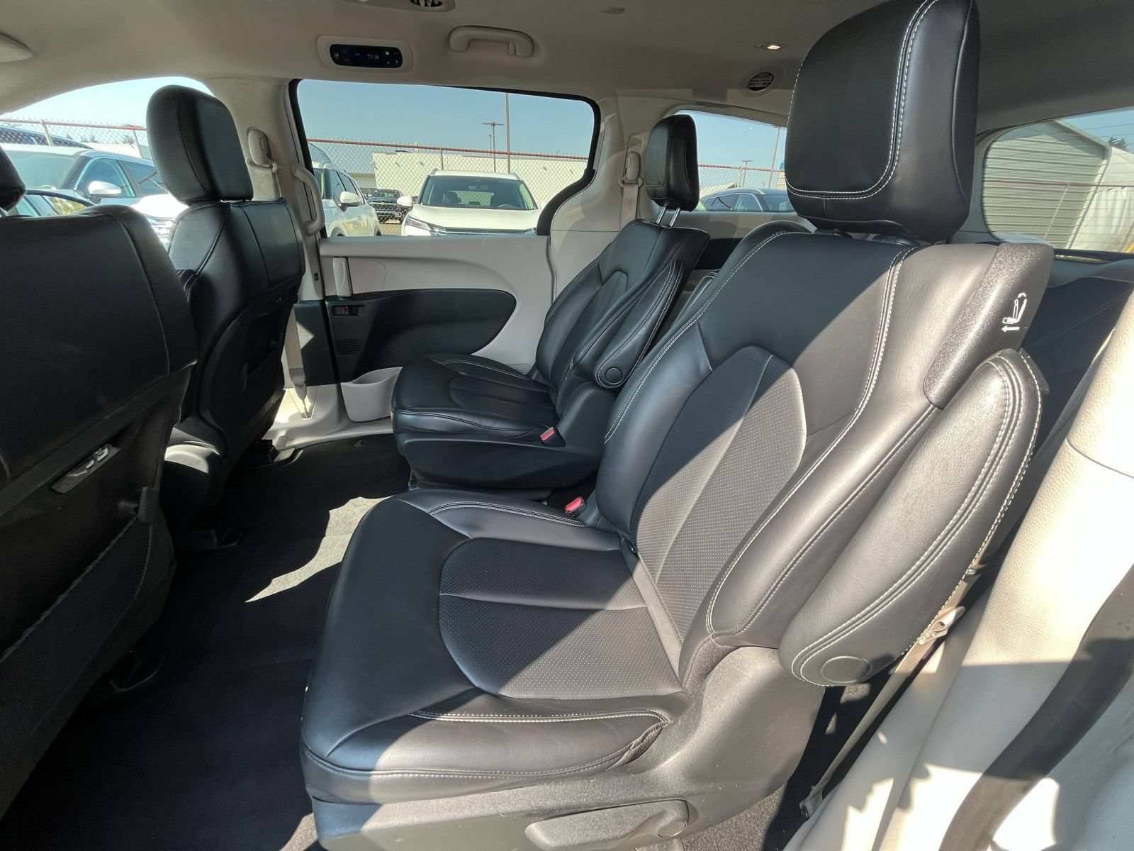 Thumbnail: 2023 Chrysler Pacifica - 28