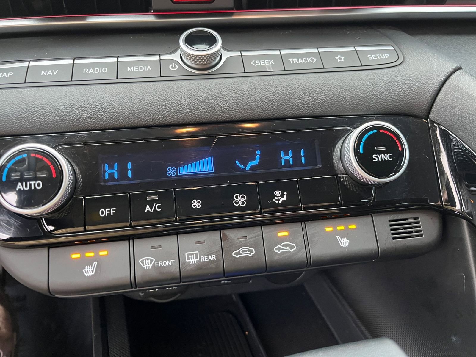 Thumbnail: 2025 Hyundai Elantra - 24