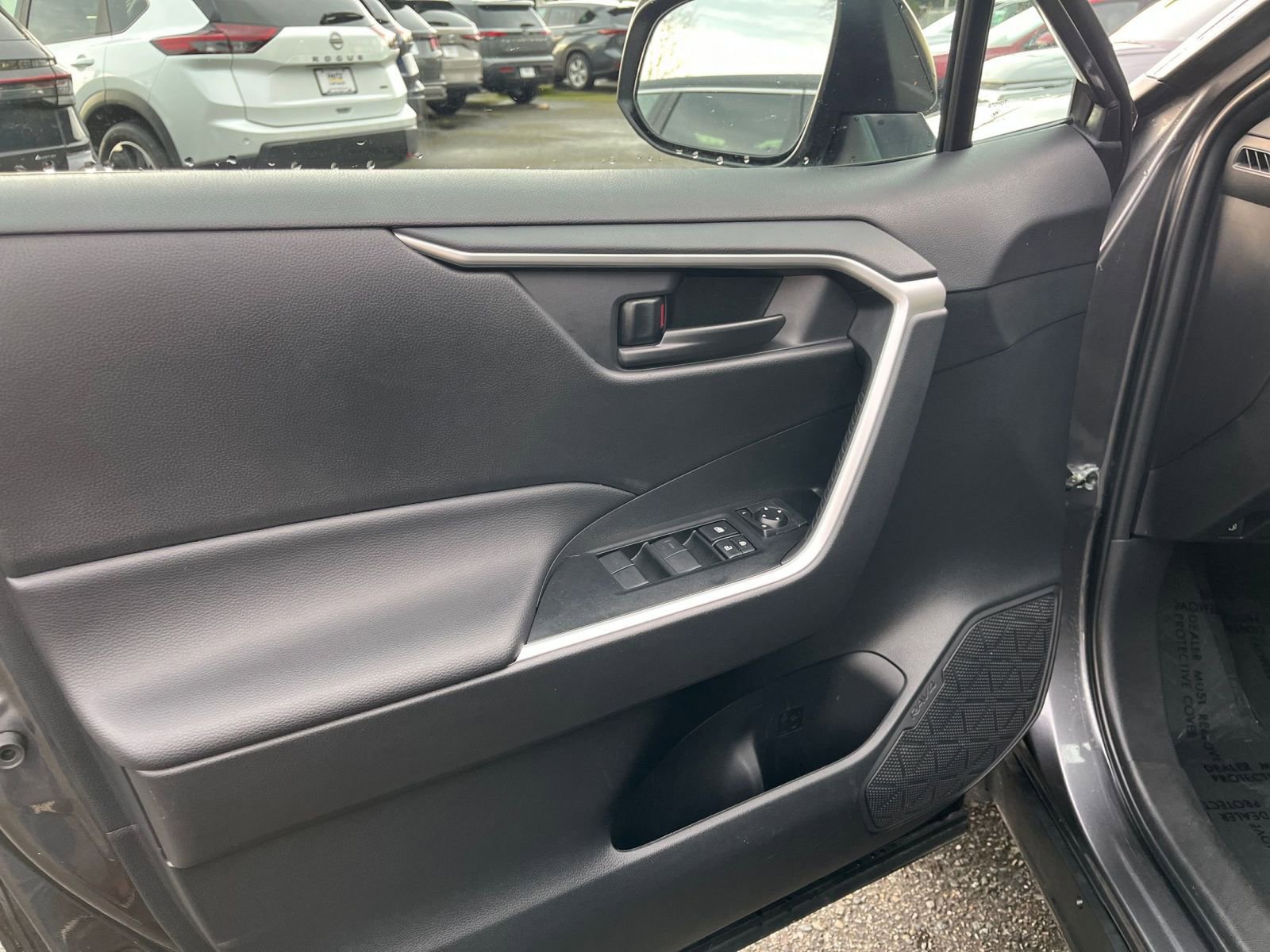 Thumbnail: 2025 Toyota RAV4 - 18