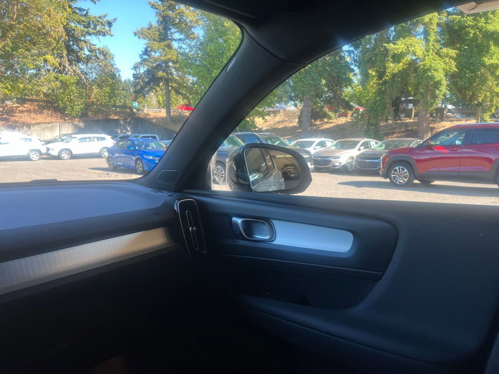 Thumbnail: 2024 Volvo XC40 - 35