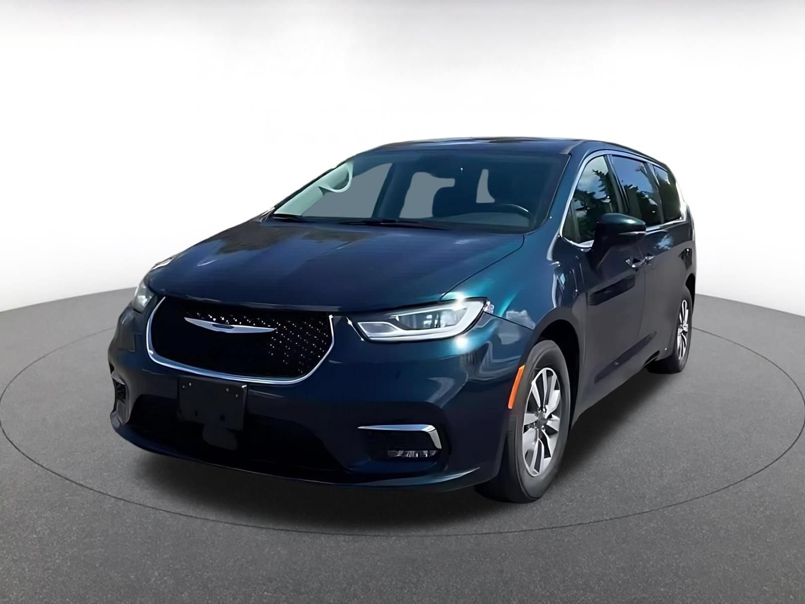 Thumbnail: 2023 Chrysler Pacifica - 7