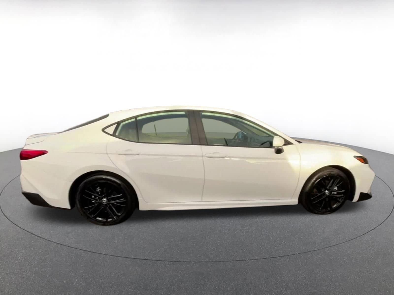 Thumbnail: 2025 Toyota Camry - 16