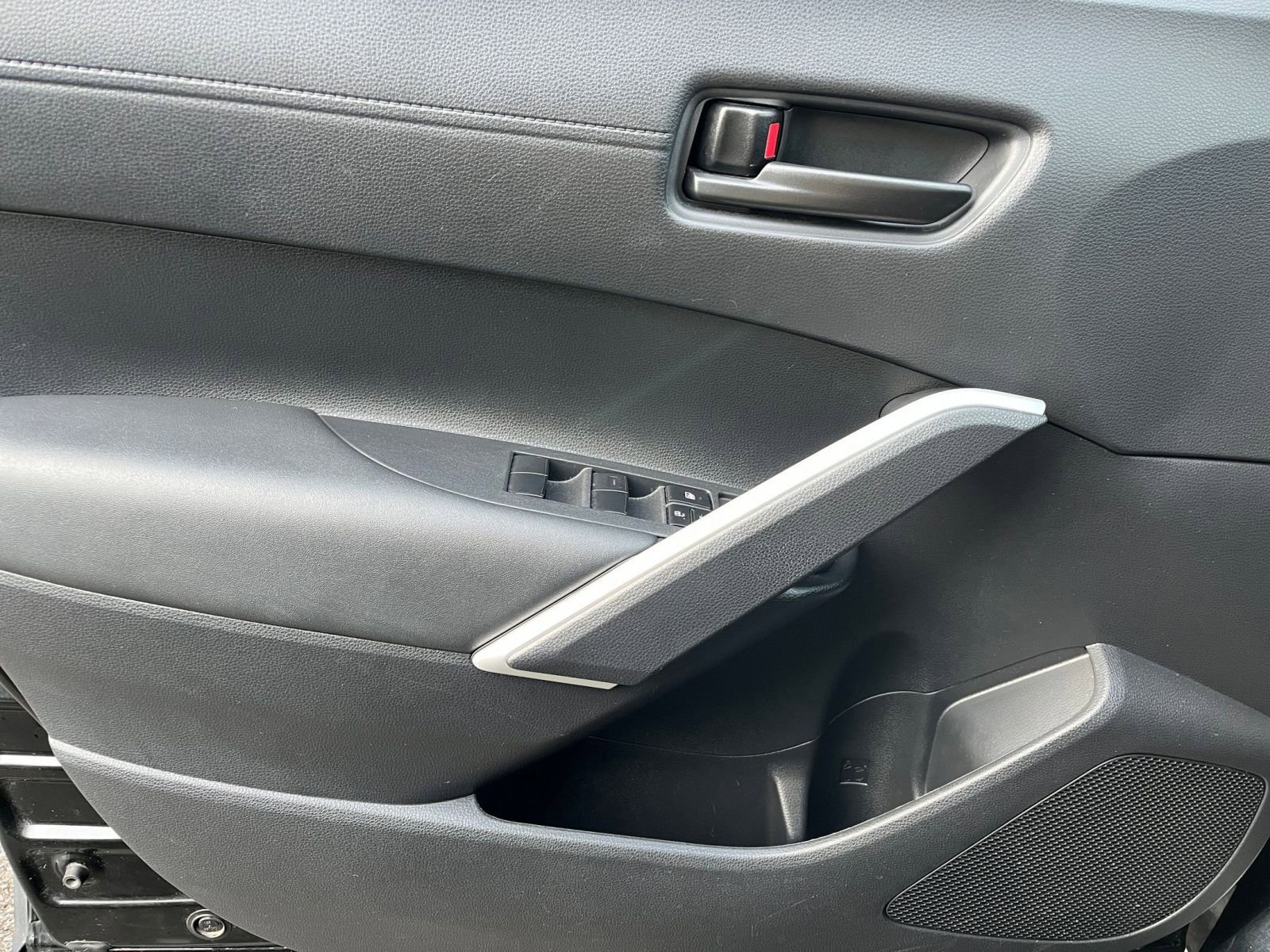 Thumbnail: 2025 Toyota Corolla Cross - 18