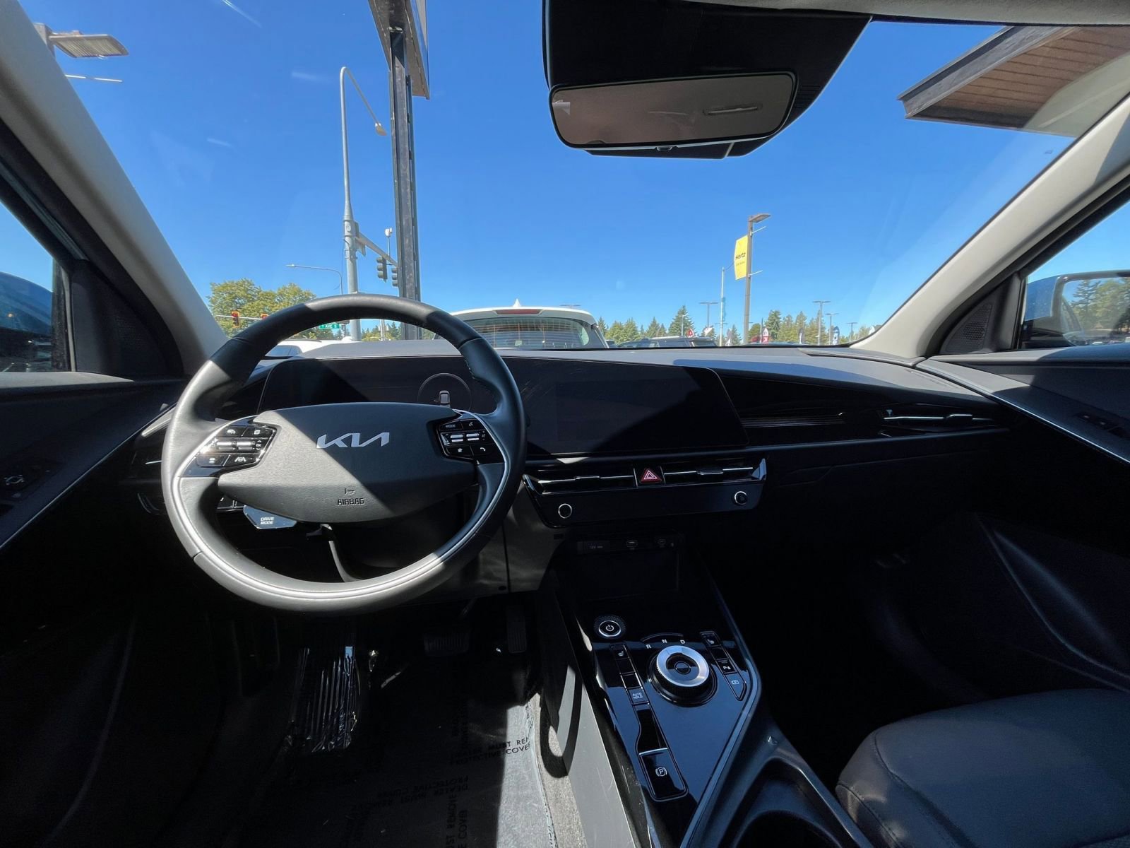Thumbnail: 2023 Kia Niro - 35
