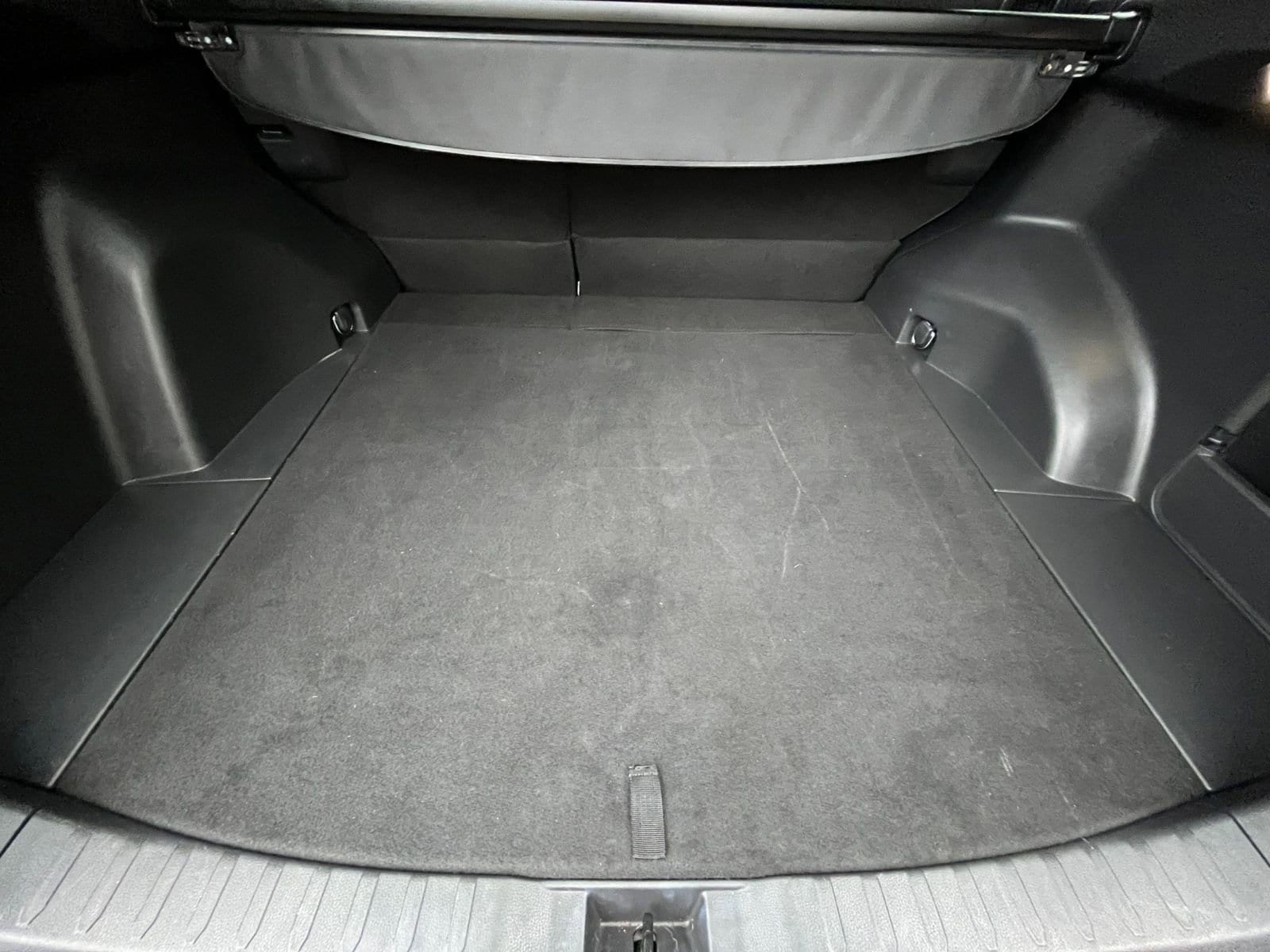 Thumbnail: 2025 Toyota RAV4 - 32