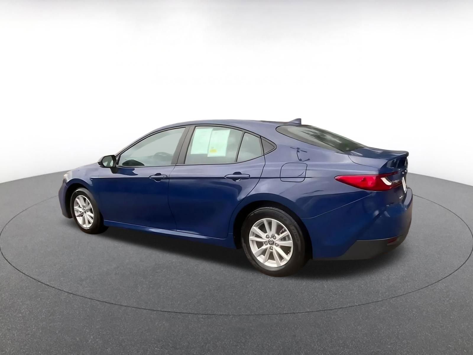 Thumbnail: 2025 Toyota Camry - 10