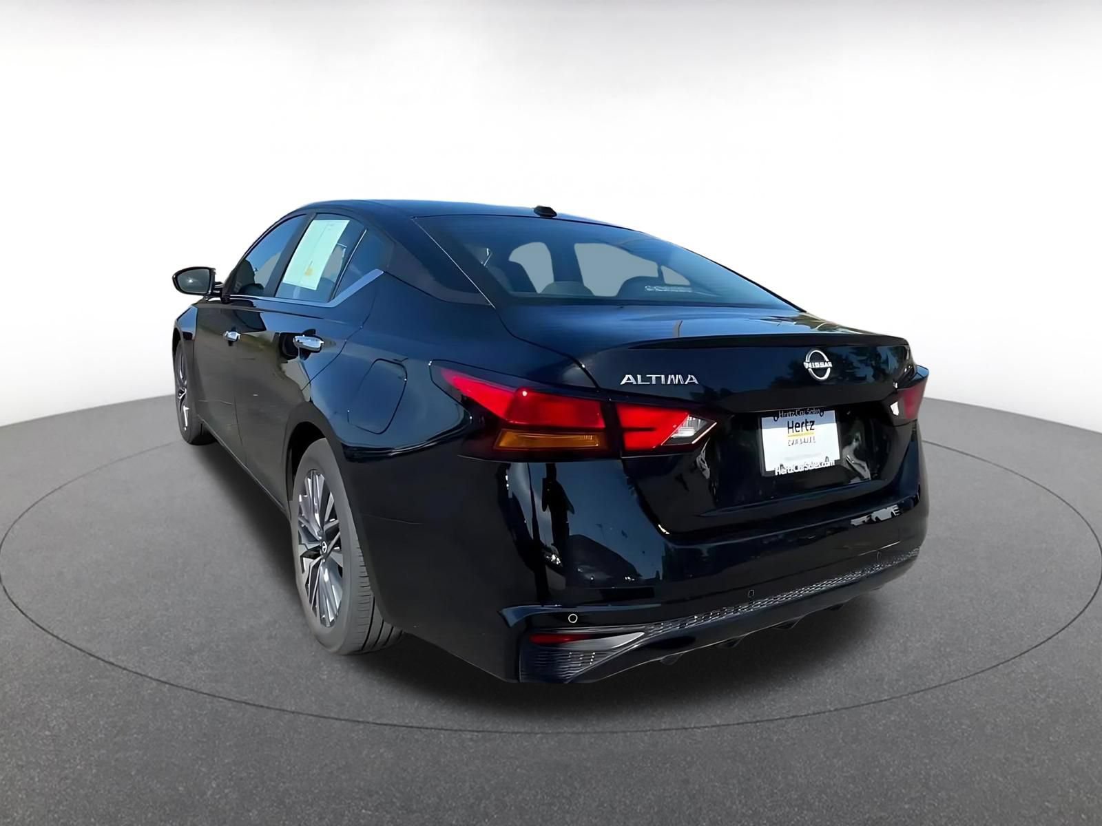 Thumbnail: 2025 Nissan Altima - 9