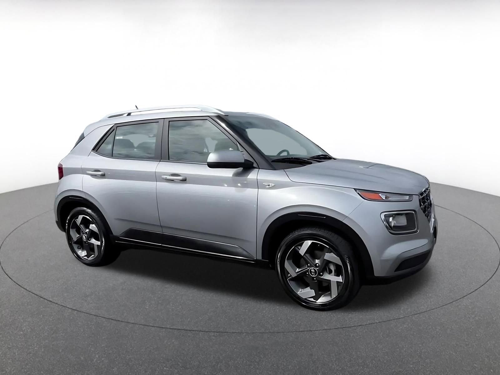 Thumbnail: 2025 Hyundai Venue - 2