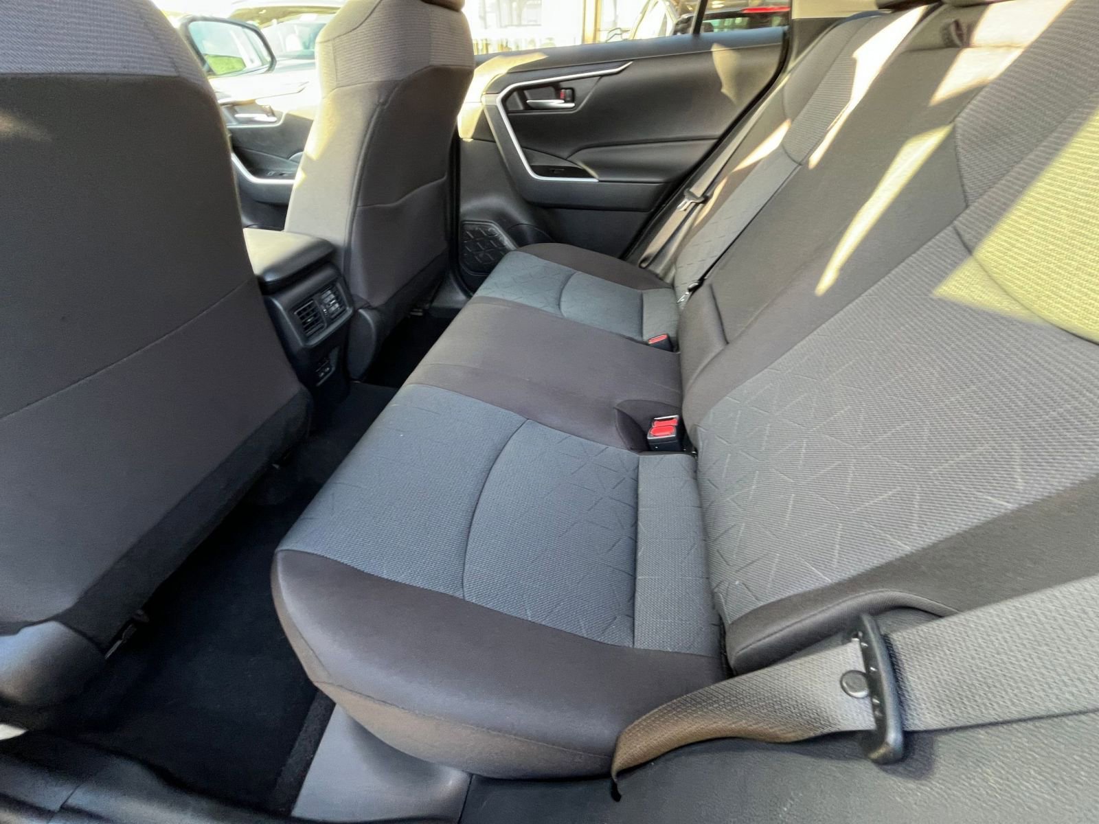 Thumbnail: 2025 Toyota RAV4 - 27