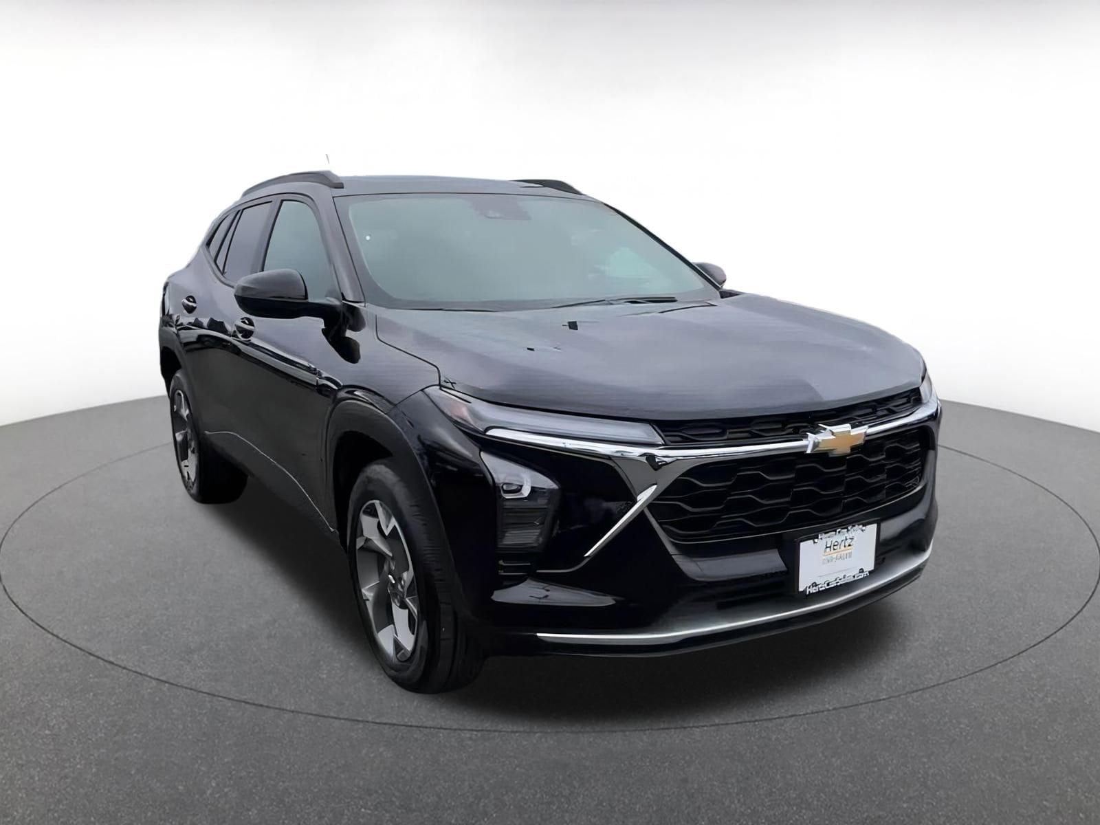 Thumbnail: 2025 Chevrolet Trax - 3