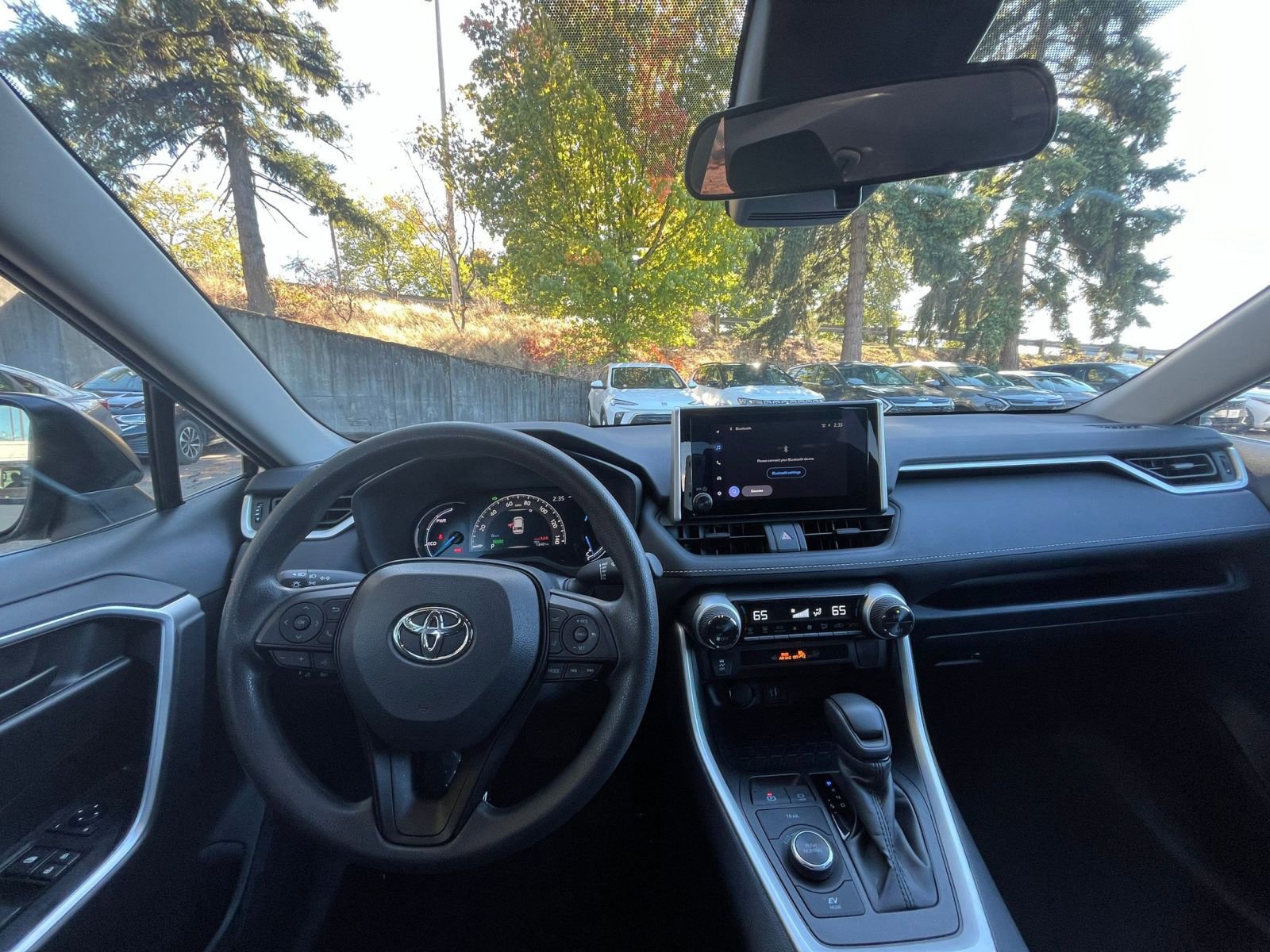 Thumbnail: 2025 Toyota RAV4 - 33