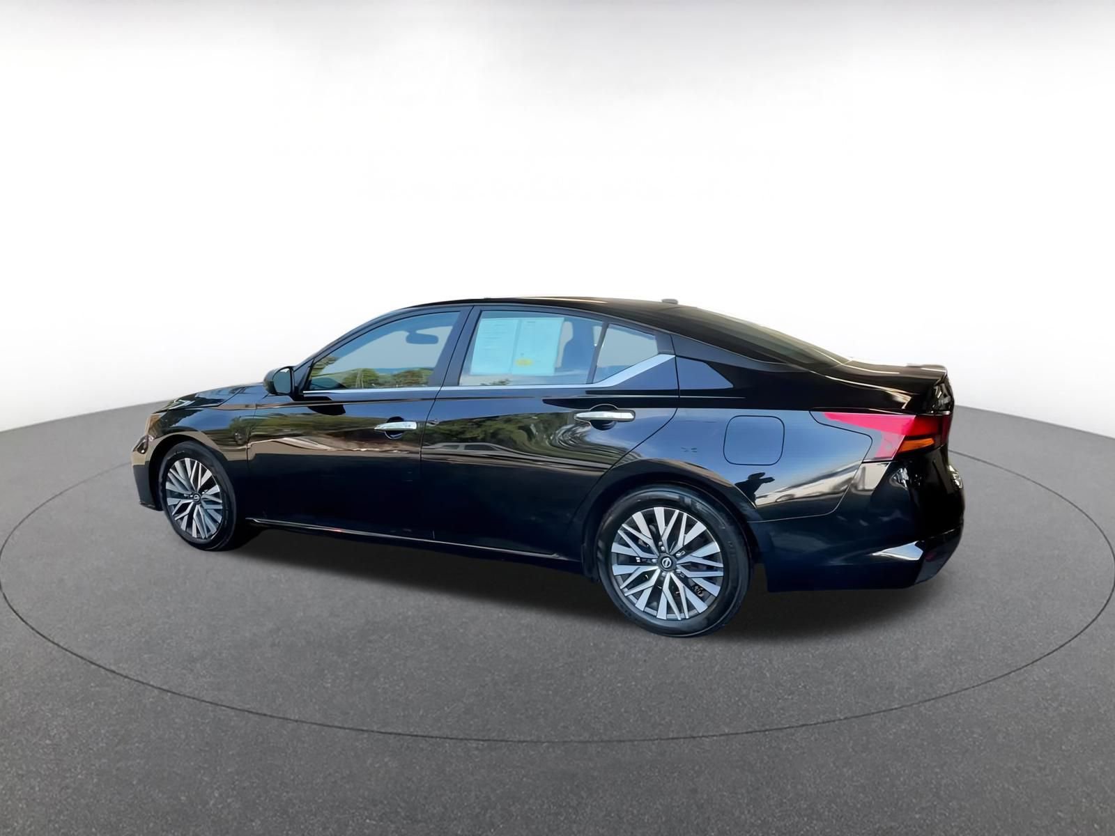 Thumbnail: 2024 Nissan Altima - 9