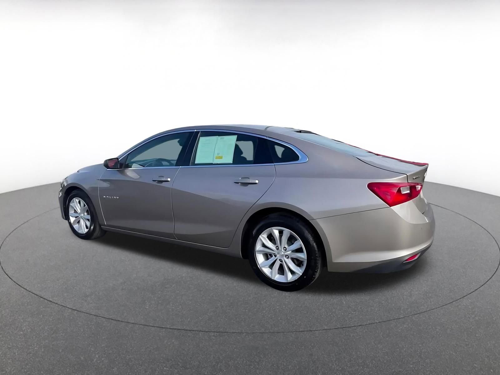 Thumbnail: 2024 Chevrolet Malibu - 10