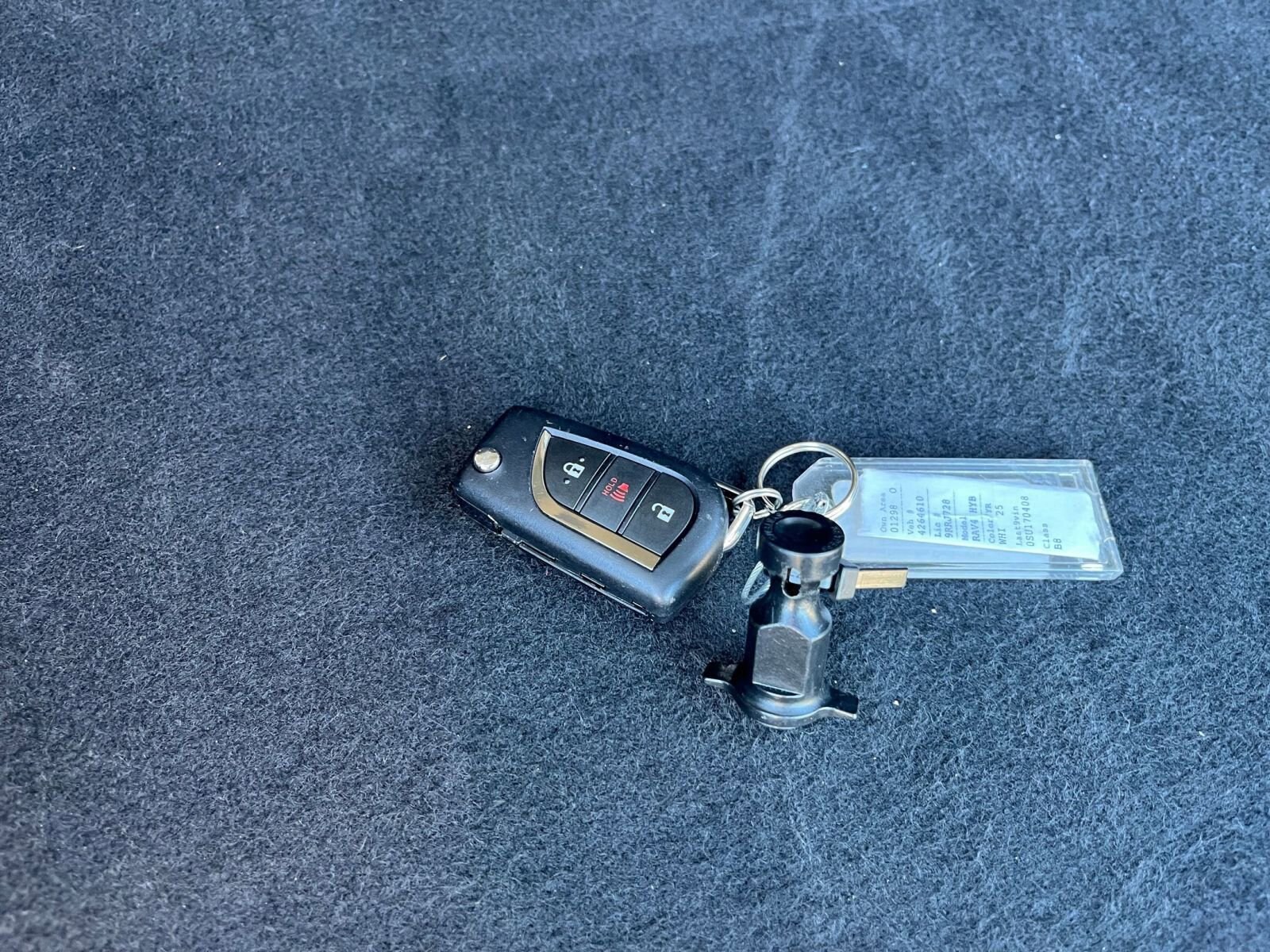 Thumbnail: 2025 Toyota RAV4 - 22