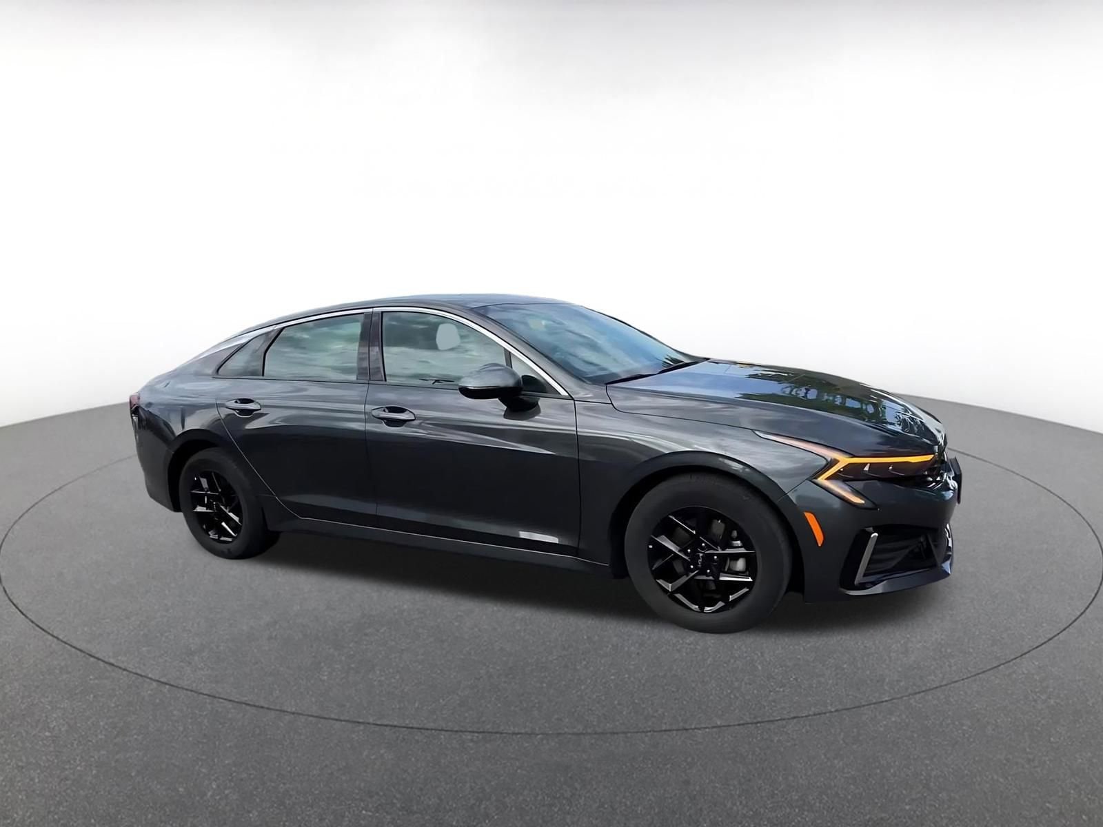 Thumbnail: 2025 Kia K5 - 2