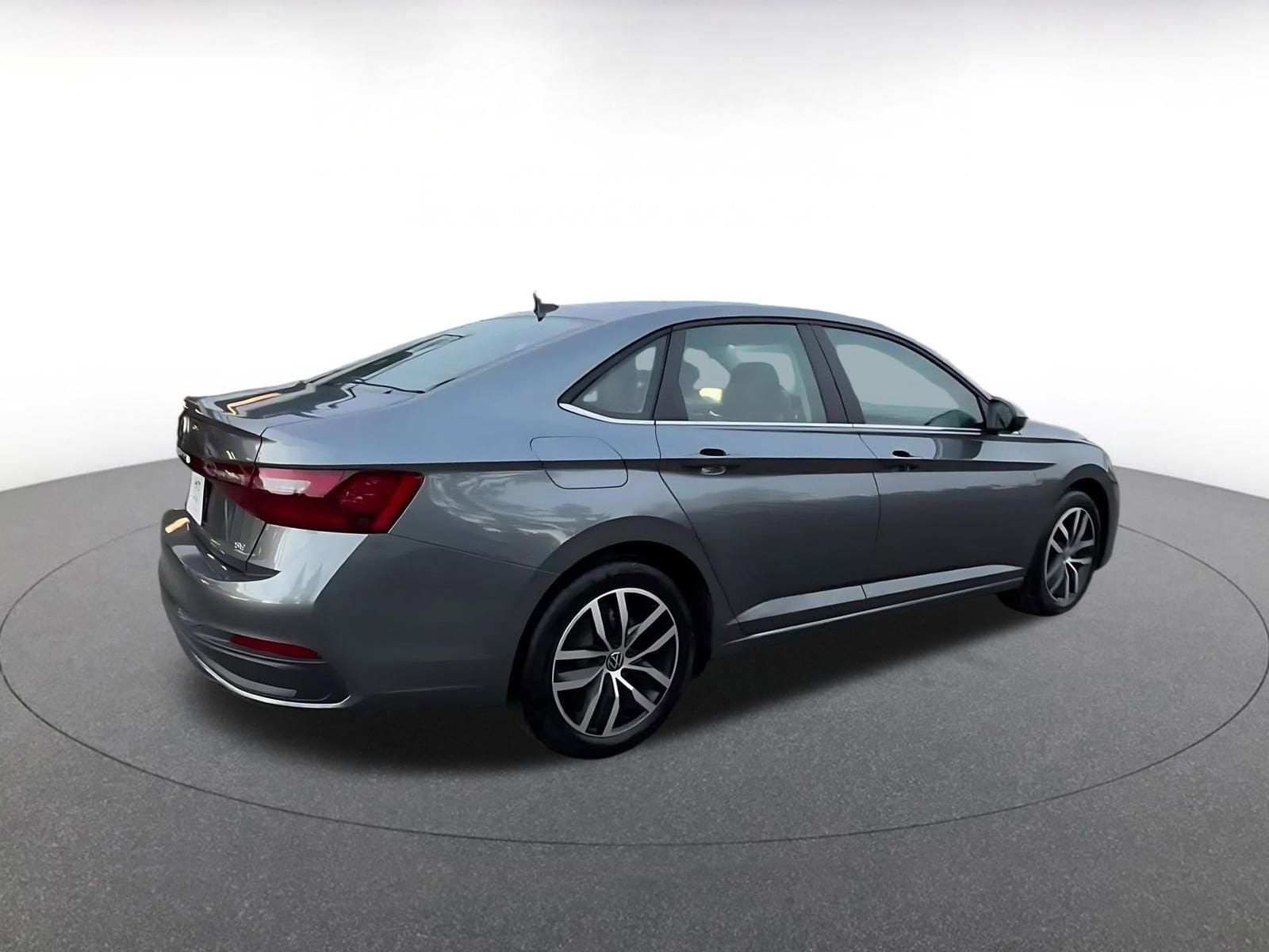 Thumbnail: 2025 Volkswagen Jetta - 16