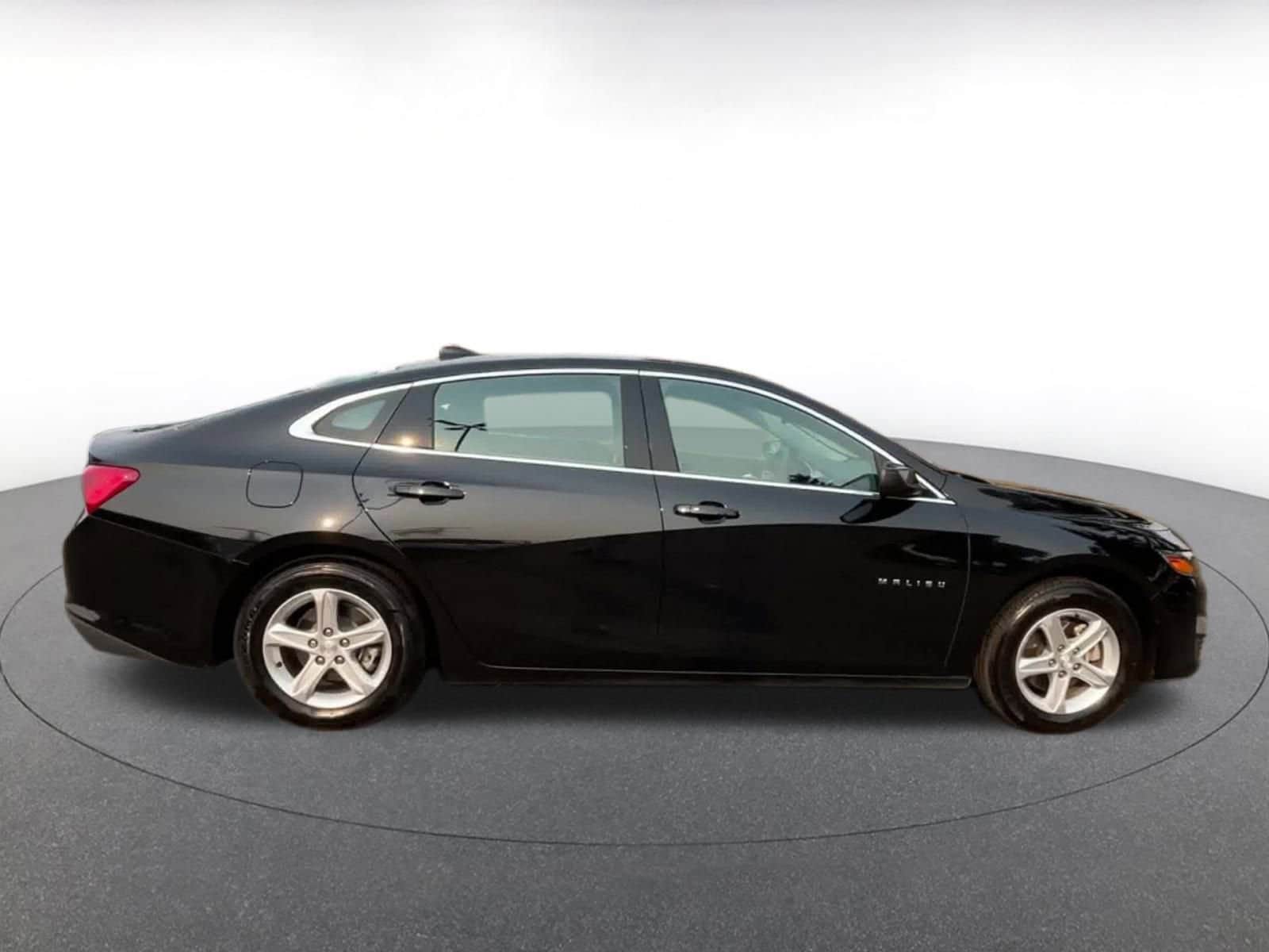 Thumbnail: 2023 Chevrolet Malibu - 16