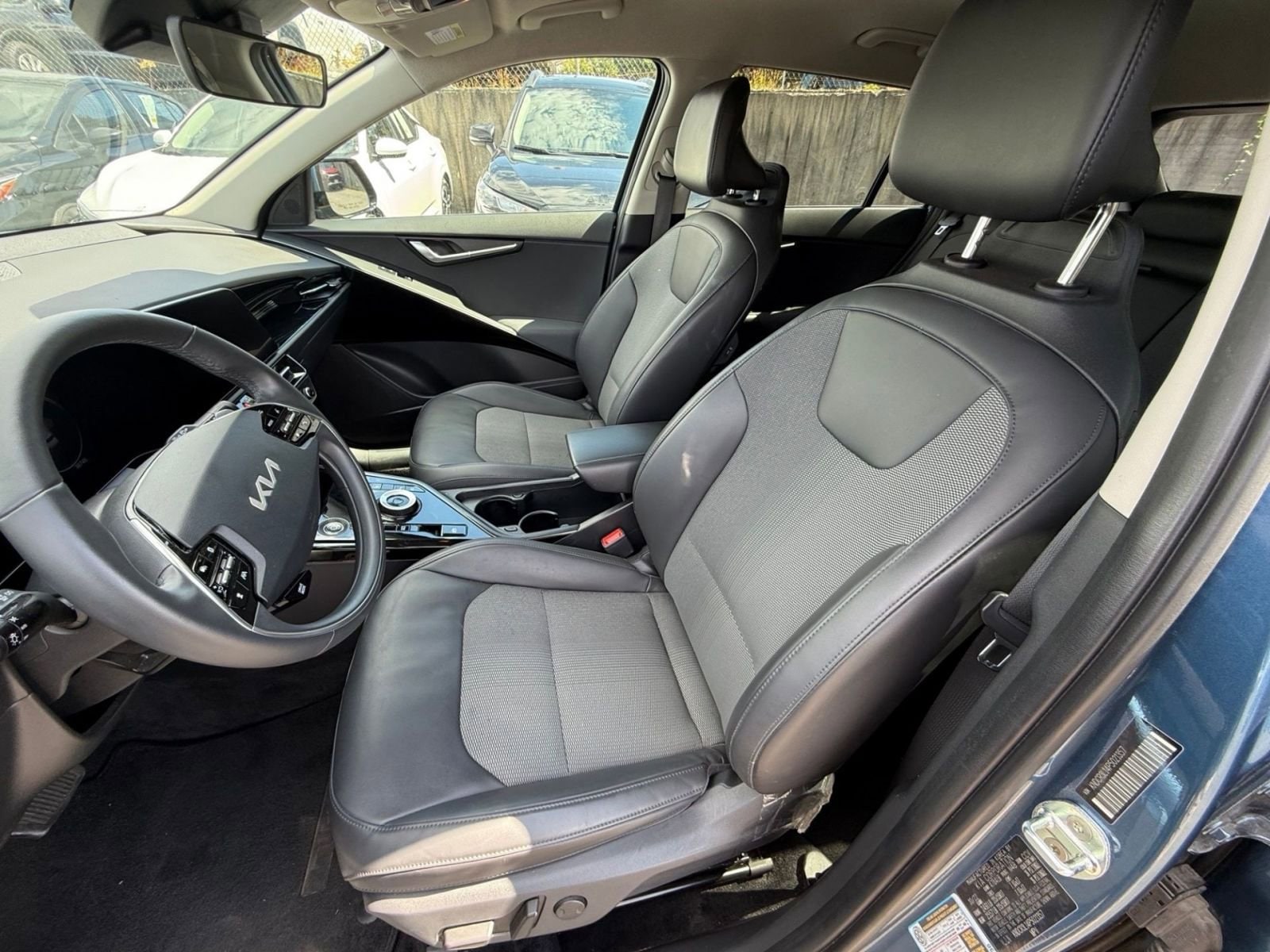 Thumbnail: 2023 Kia Niro - 9