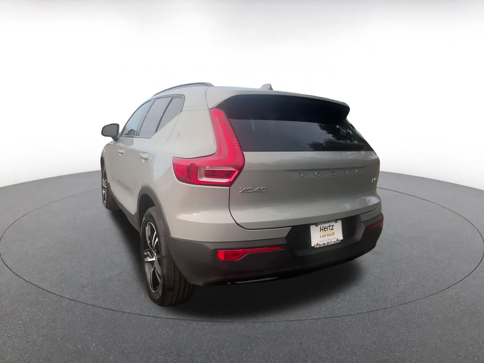 Thumbnail: 2024 Volvo XC40 - 11